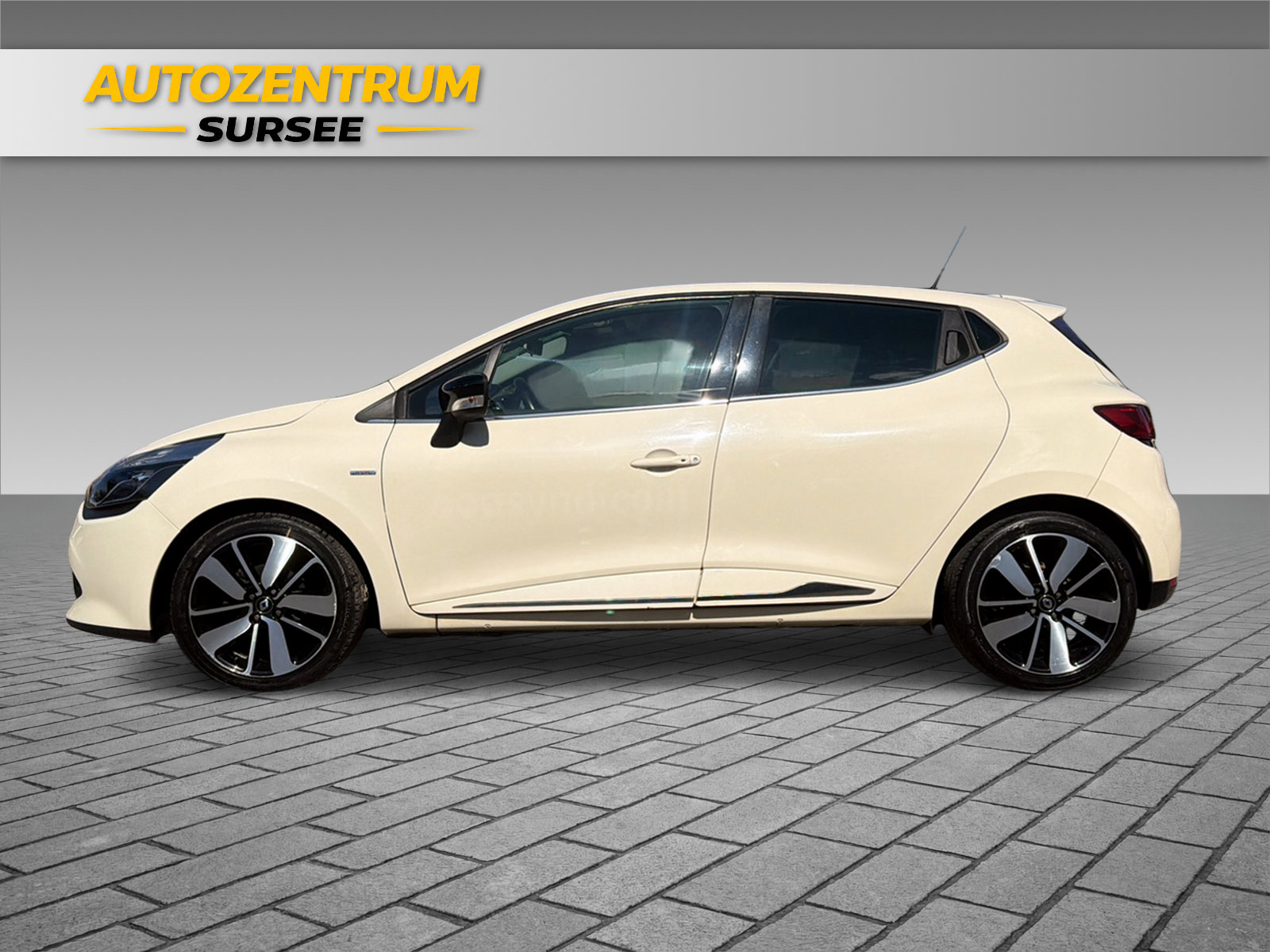 RENAULT Clio 1.2 TCe 120 Iconic S/S-showroom-element-2