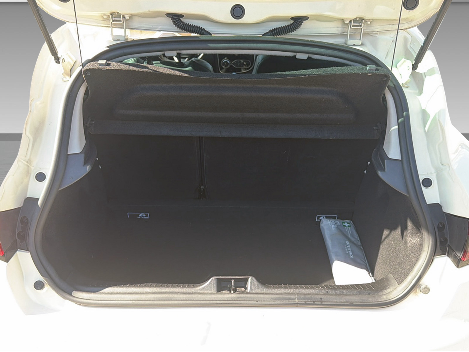 RENAULT Clio 1.2 TCe 120 Iconic S/S-image-23
