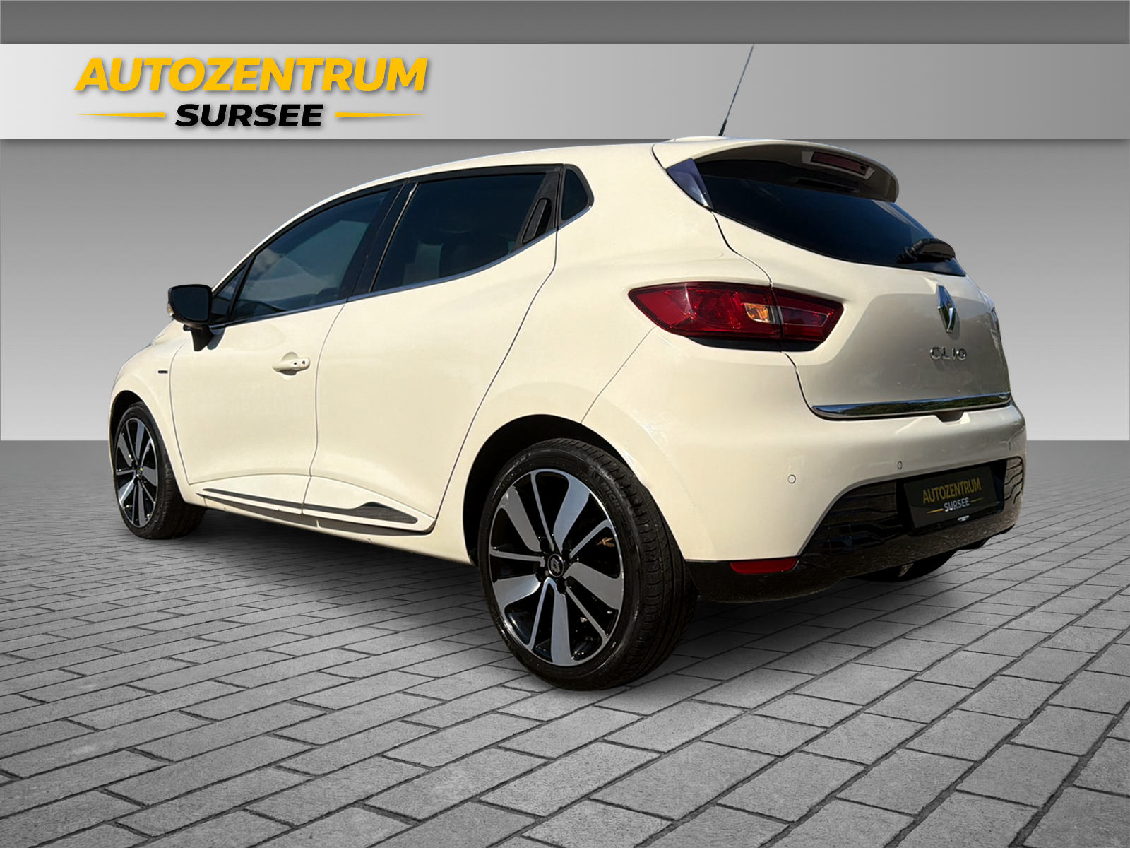 RENAULT Clio 1.2 TCe 120 Iconic S/S-image-4