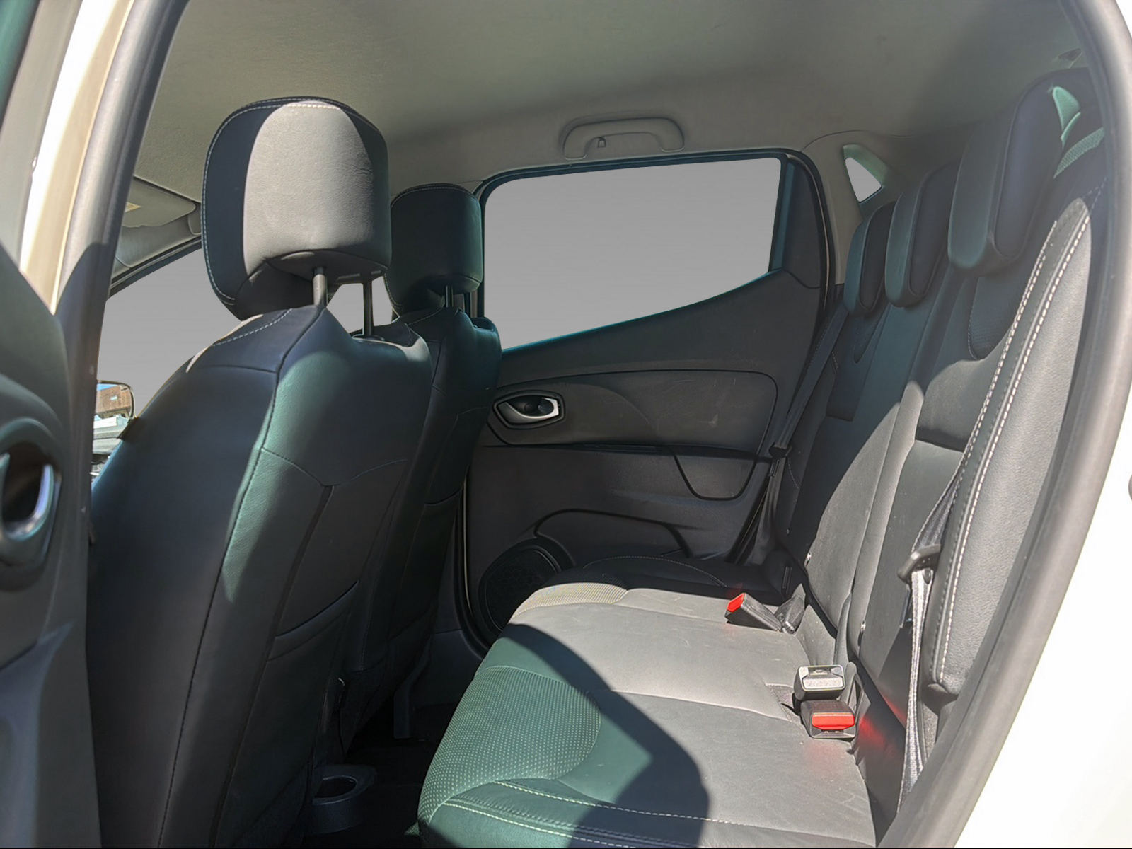 RENAULT Clio 1.2 TCe 120 Iconic S/S-image-21