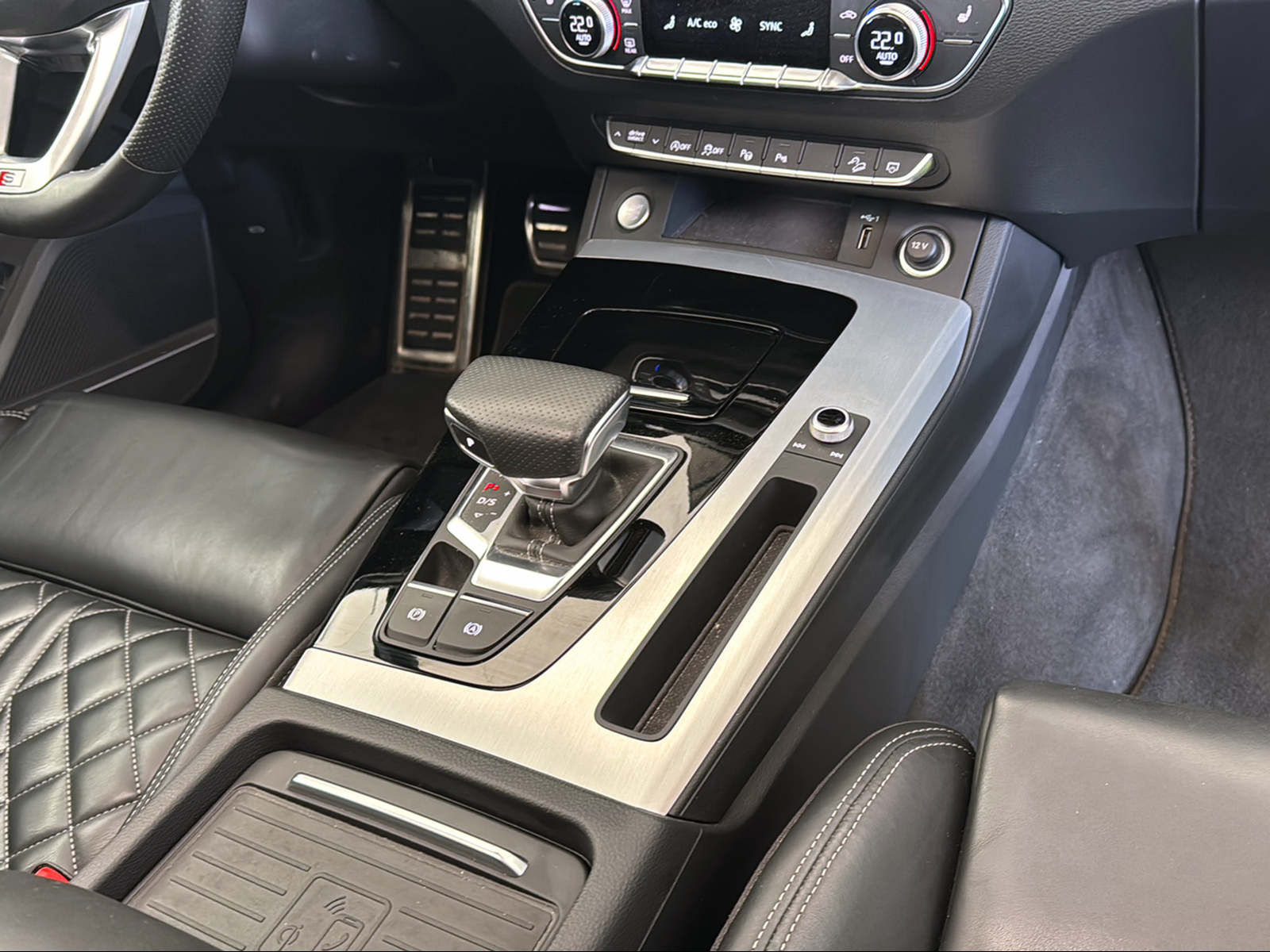 AUDI Q5 Sportback 45 TFSI S line quattro S-tronic-image-14