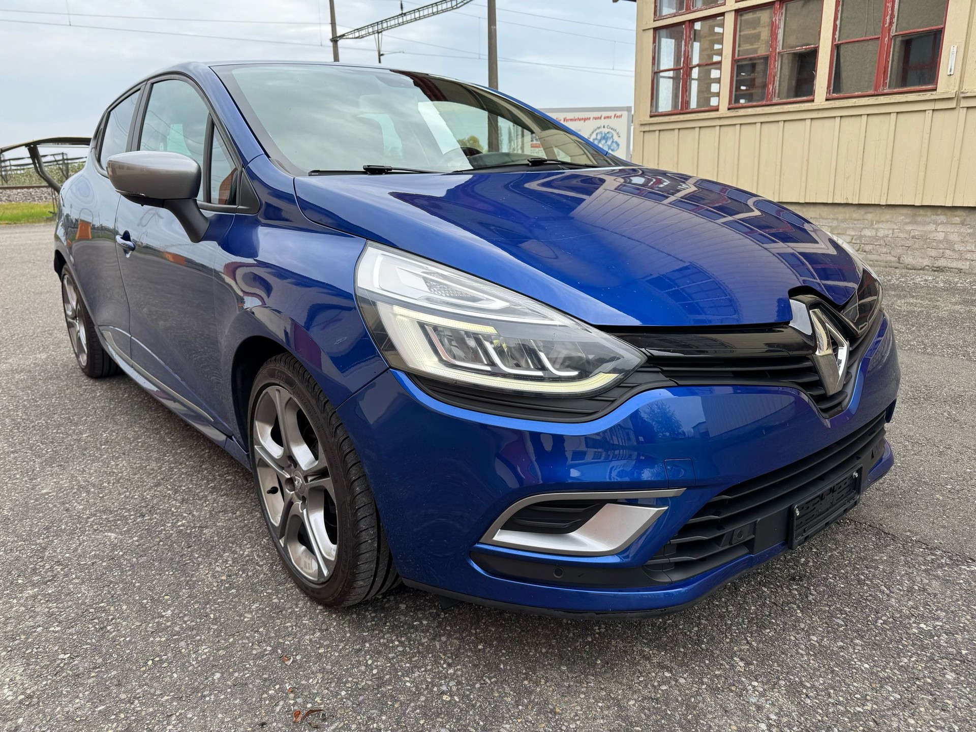 RENAULT Clio 1.2 16V T Limited EDC-image-2