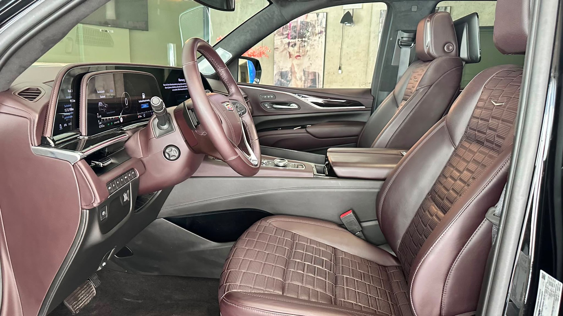 CADILLAC ESCALADE 600 Sport Platinum-showroom-element-2