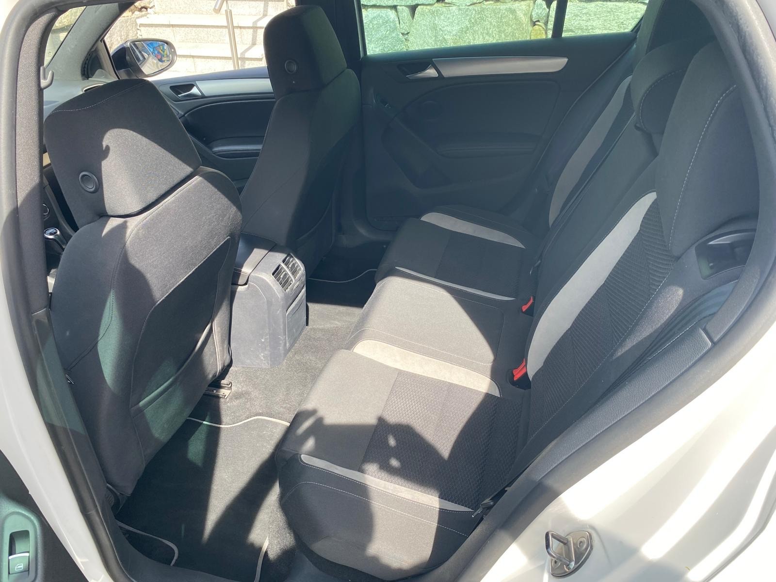 VW Golf 2.0 TSI R 4Motion-image-8