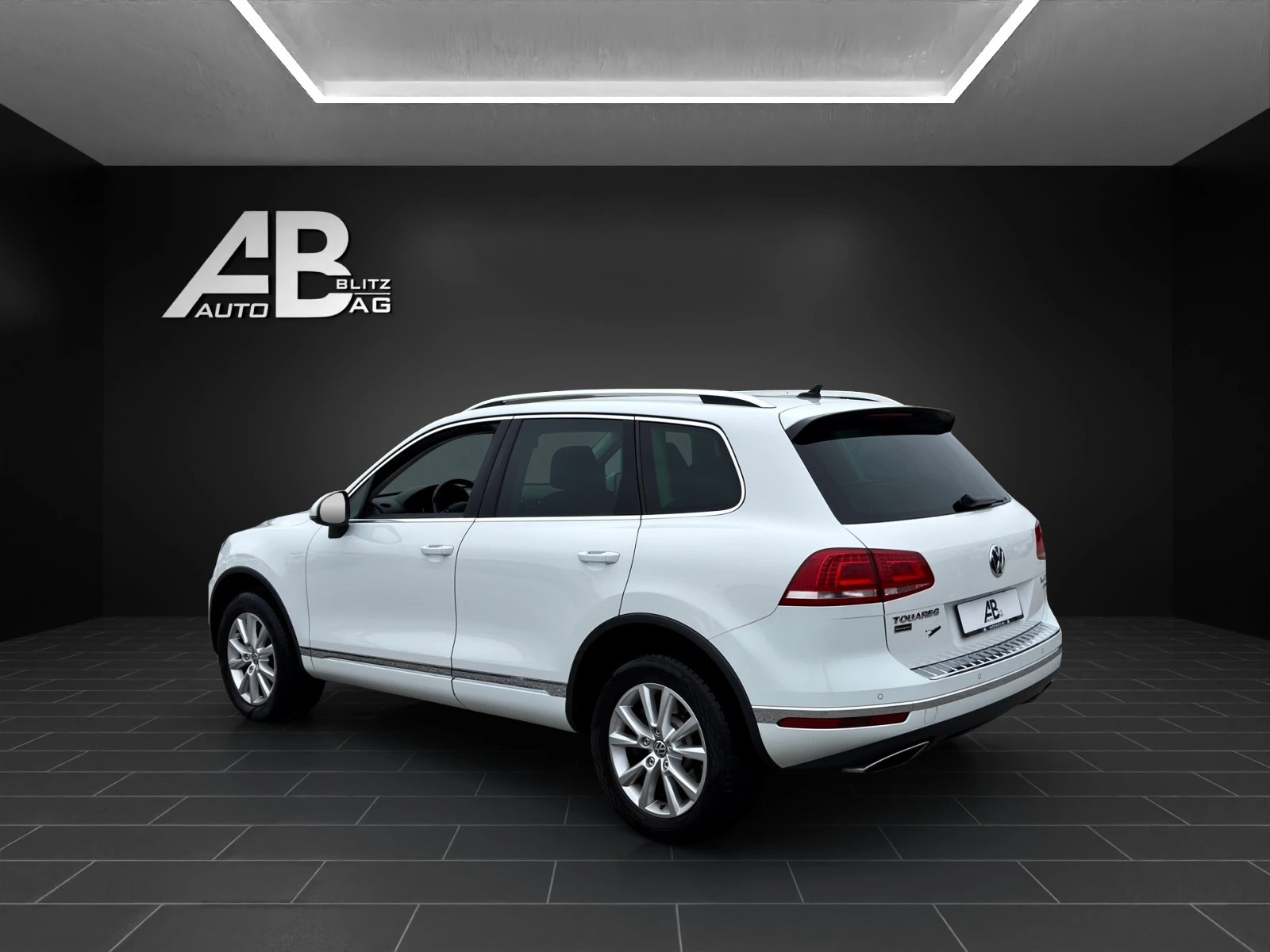 VW Touareg 3.0 TDI BlueMotion Technology Tiptronic-showroom-element-2