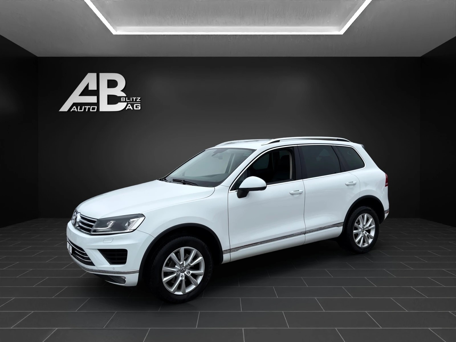 VW Touareg 3.0 TDI BlueMotion Technology Tiptronic-showroom-element-1