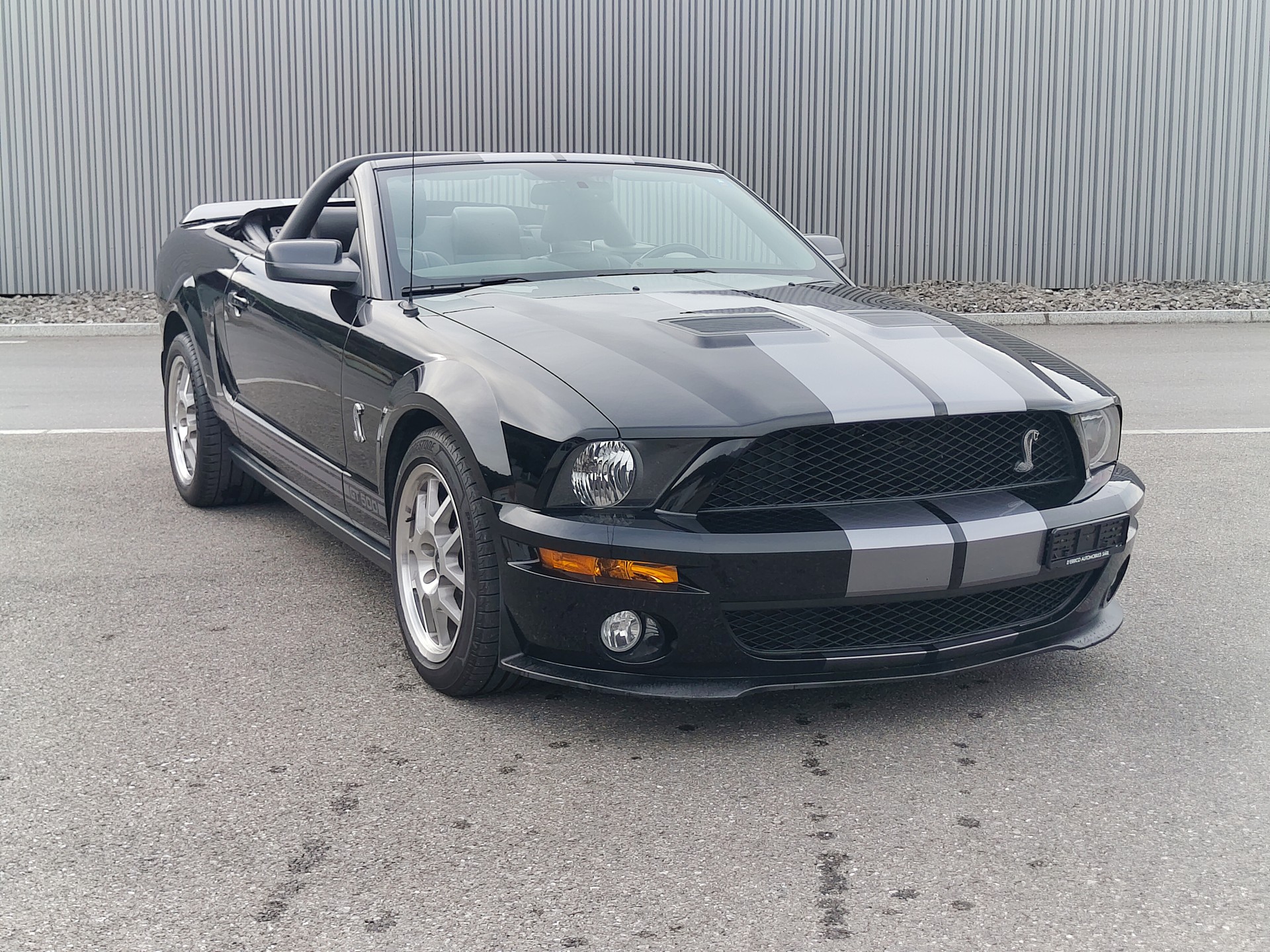 FORD Shelby GT 500 Convertible-showroom-element-1