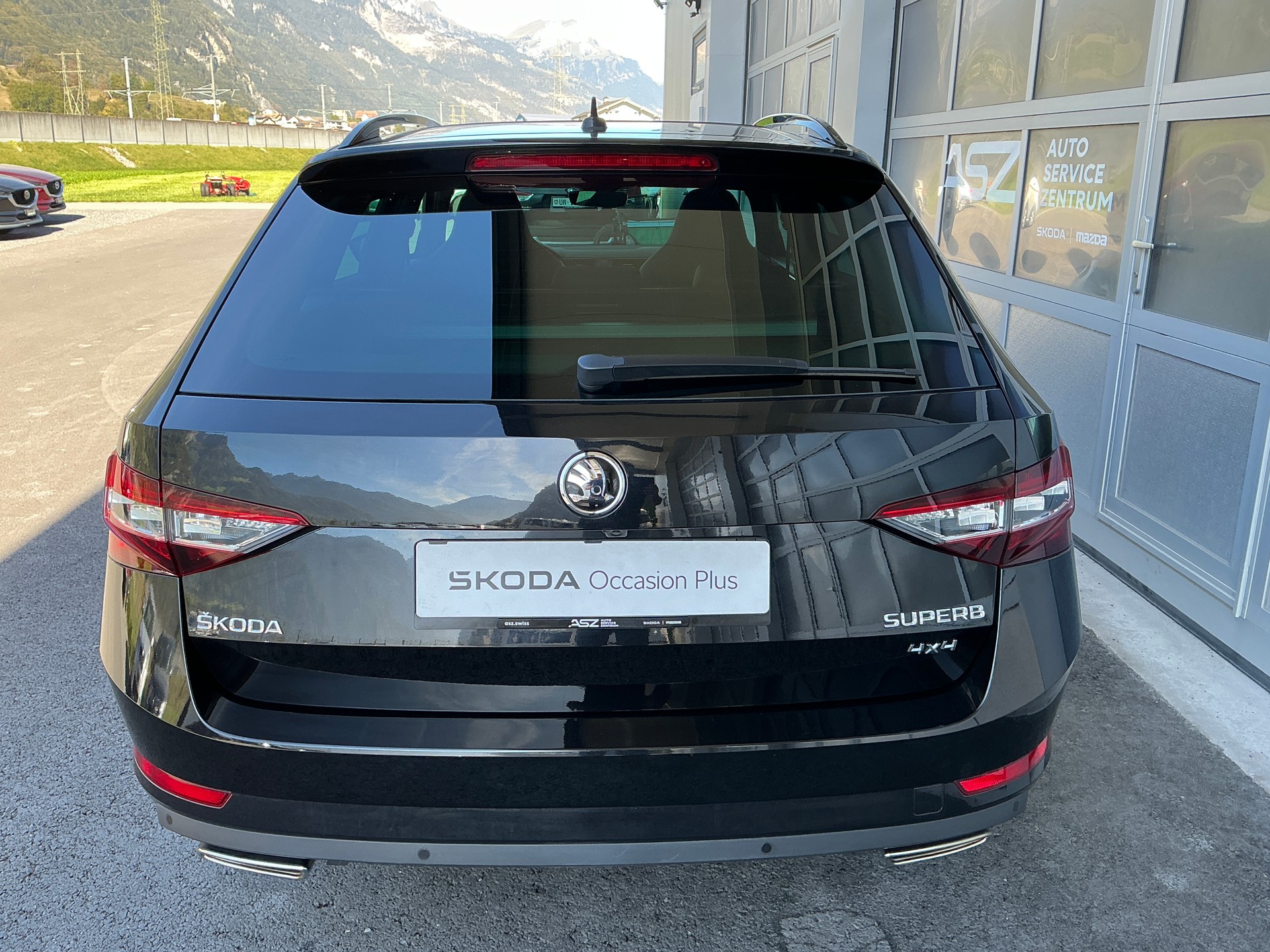 SKODA Superb Combi 2.0 TSI SportLine+ 4x4 DSG-image-2