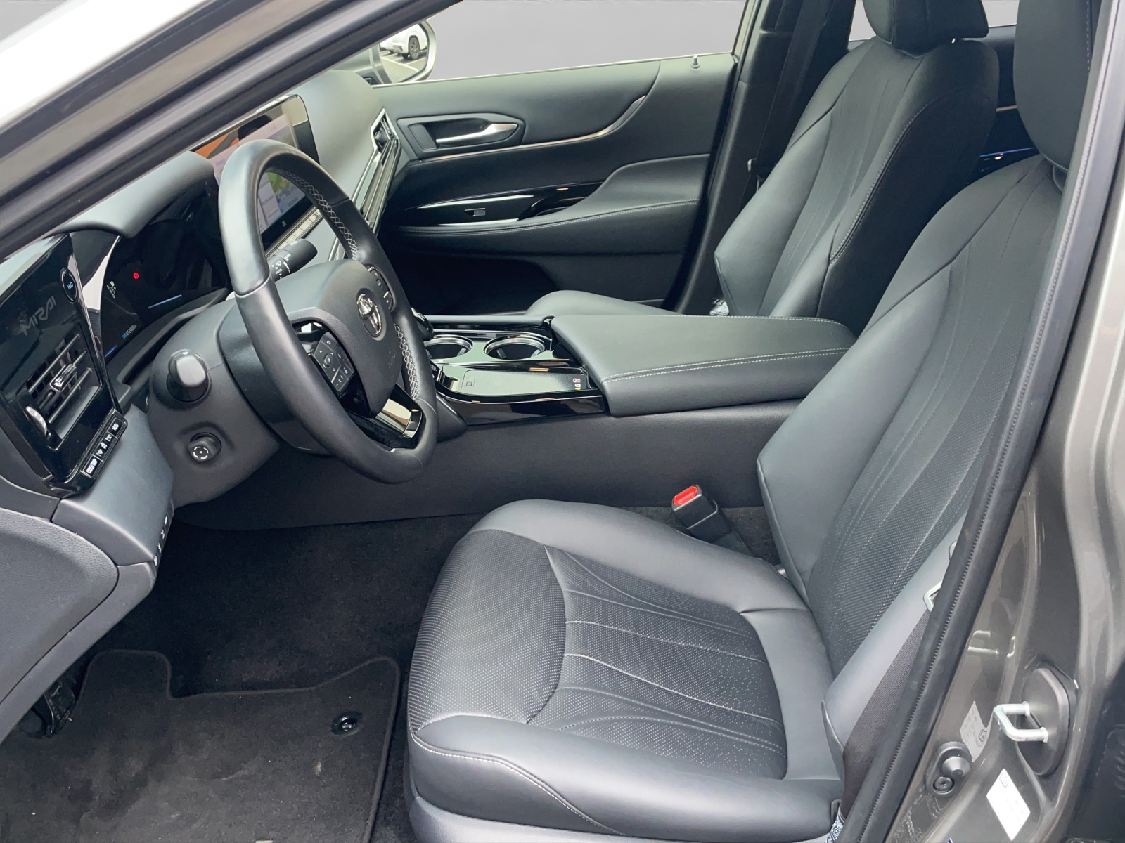 TOYOTA Mirai Fuel Cell Platinum 41635/000-showroom-element-3