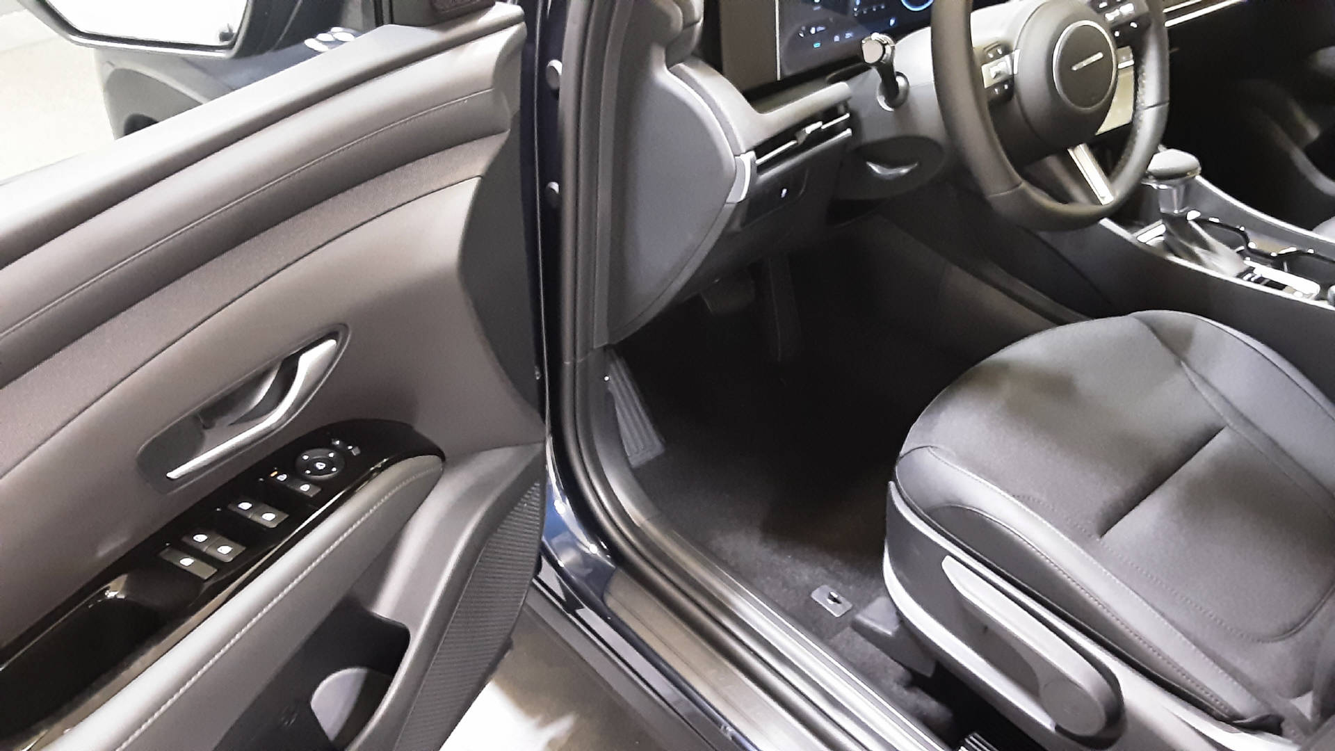 HYUNDAI Tucson 1.6 T-GDi Amplia 4WD-image-6