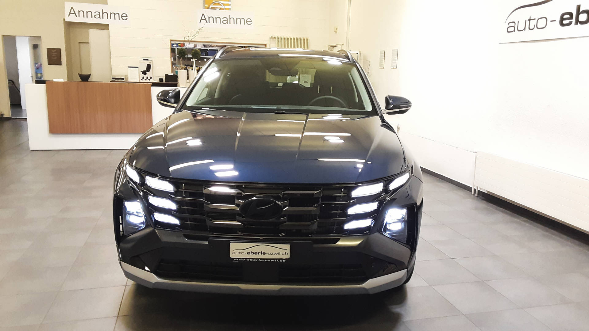 HYUNDAI Tucson 1.6 T-GDi Amplia 4WD-showroom-element-2