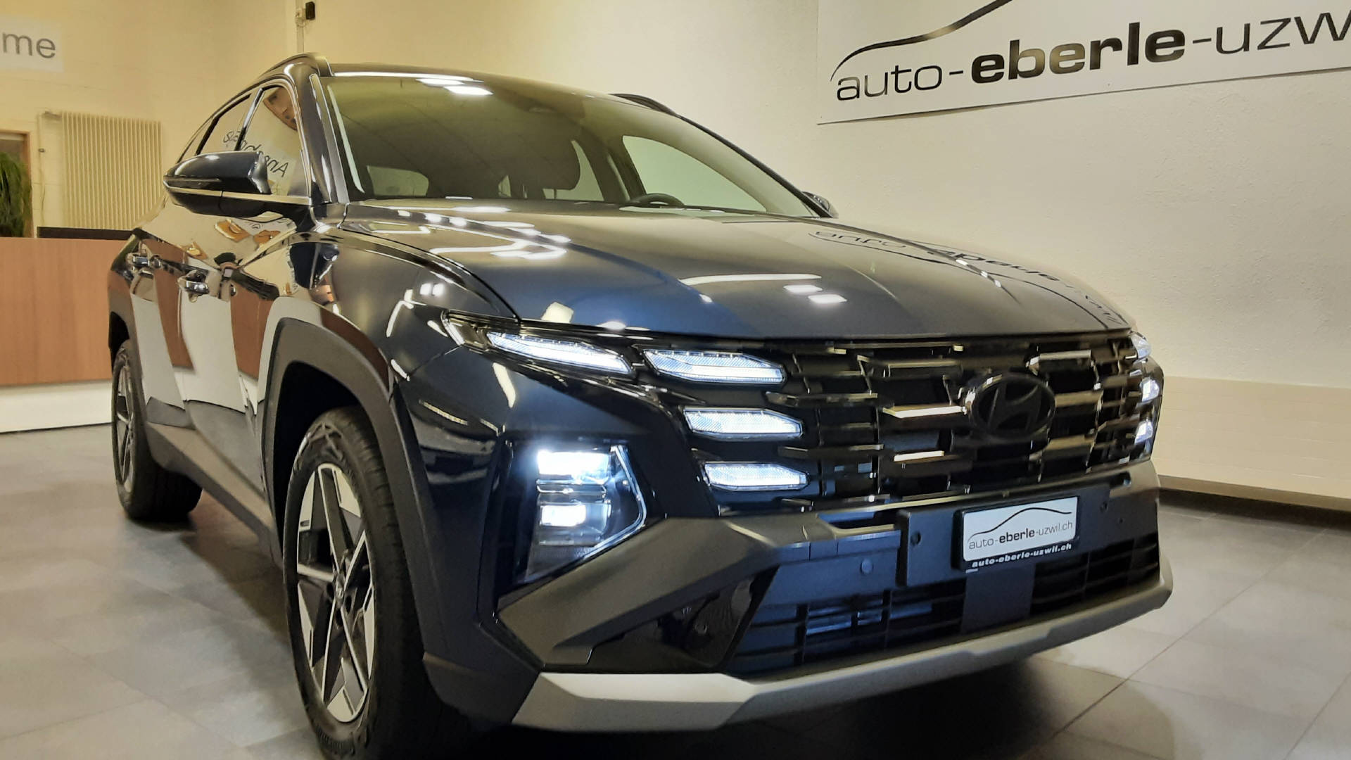HYUNDAI Tucson 1.6 T-GDi Amplia 4WD-showroom-element-1