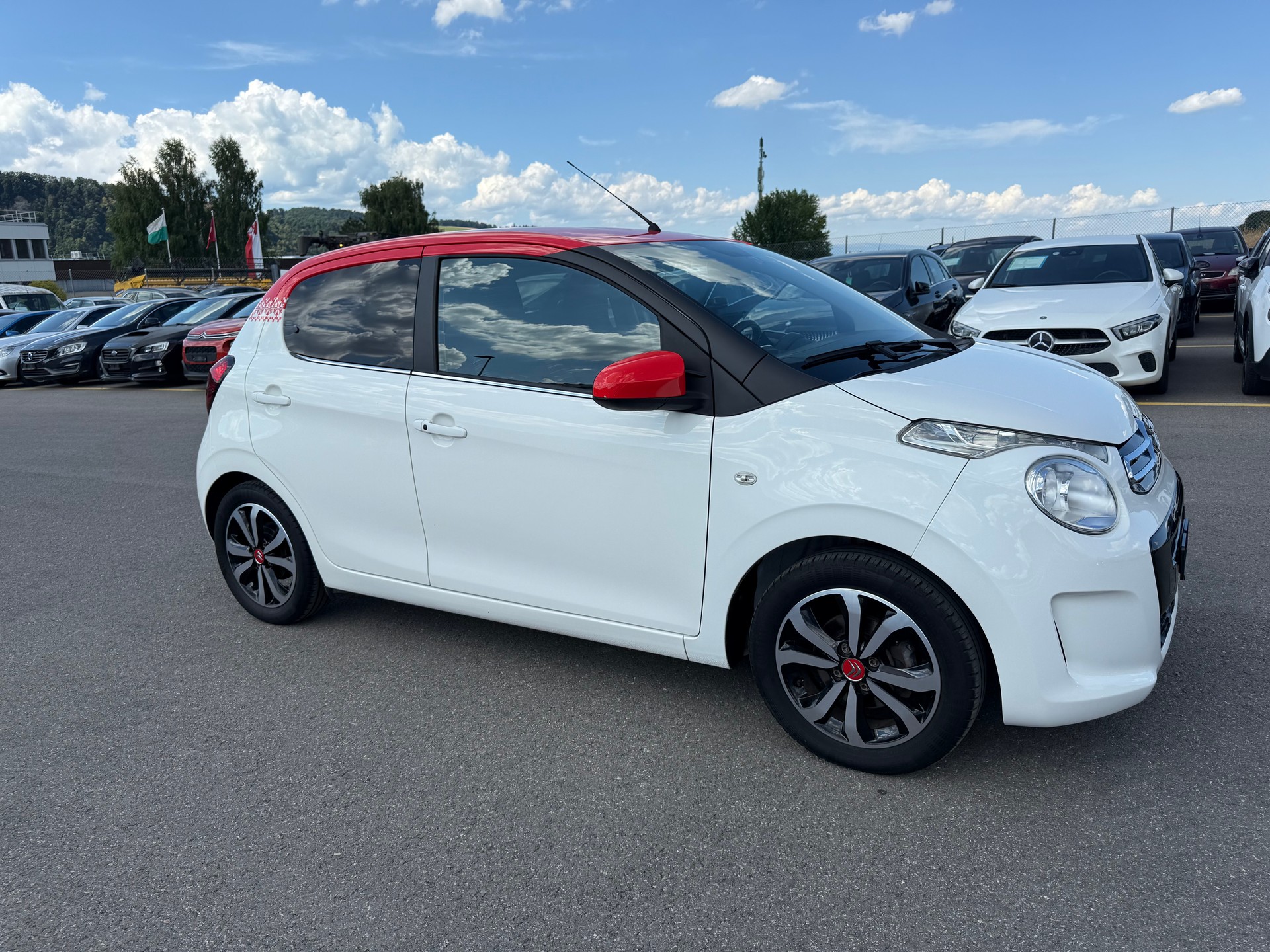 CITROEN C1 1.2 VTi Shine Edition-image-6