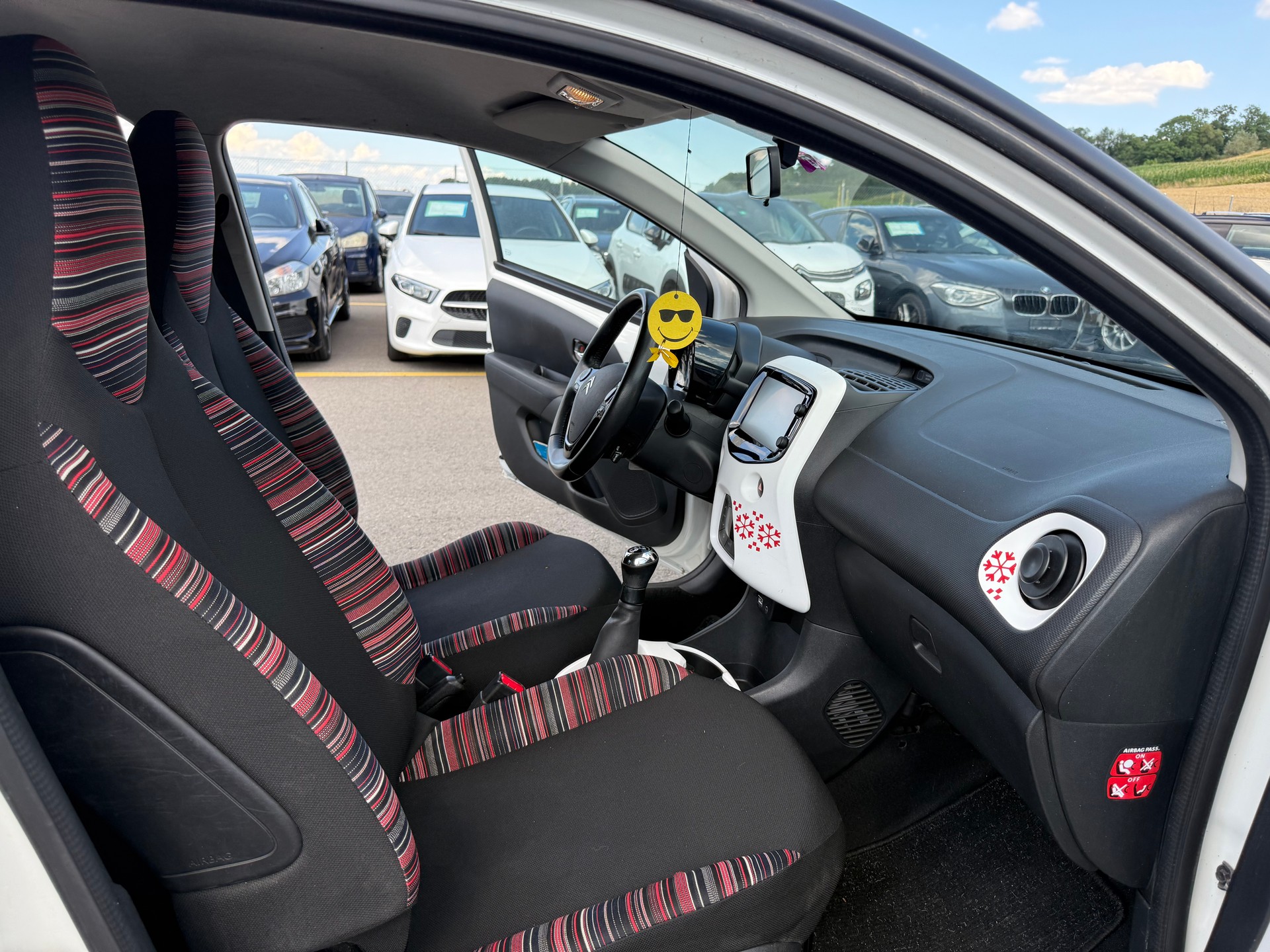 CITROEN C1 1.2 VTi Shine Edition-image-22