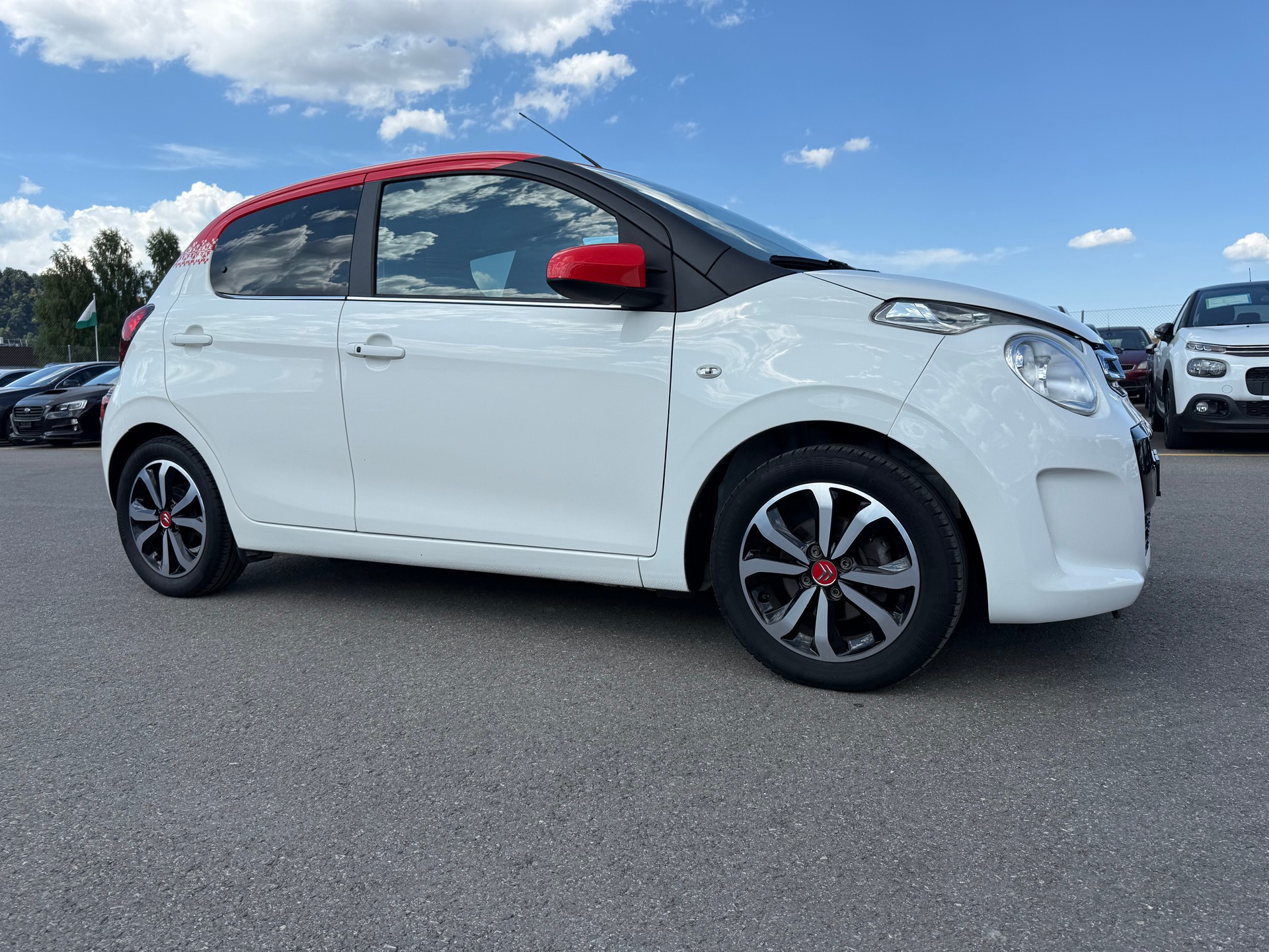 CITROEN C1 1.2 VTi Shine Edition-image-5