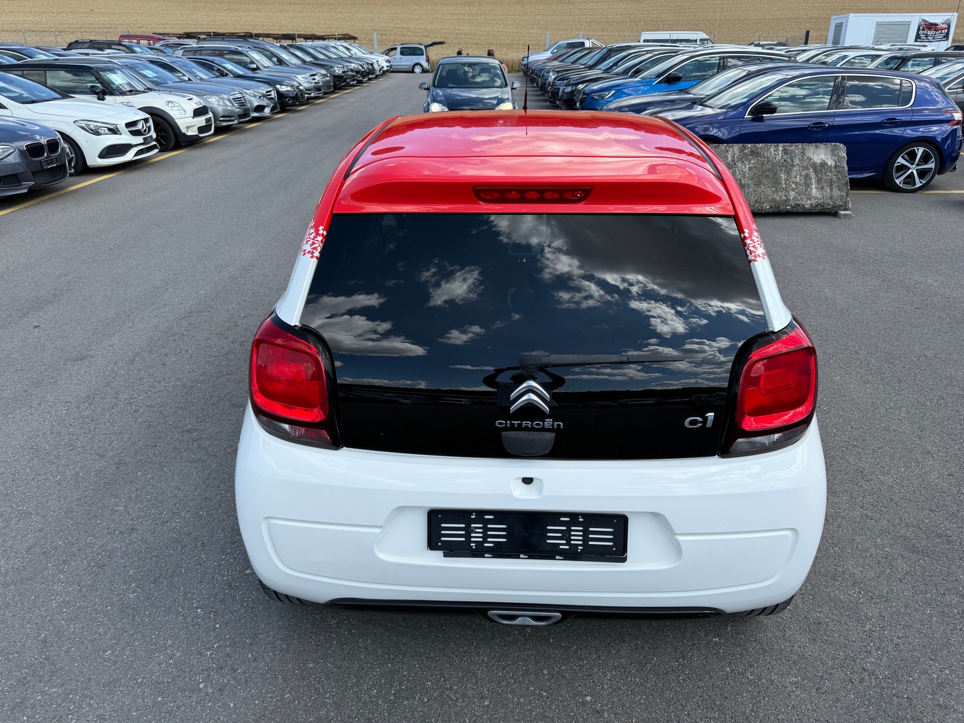 CITROEN C1 1.2 VTi Shine Edition-image-11