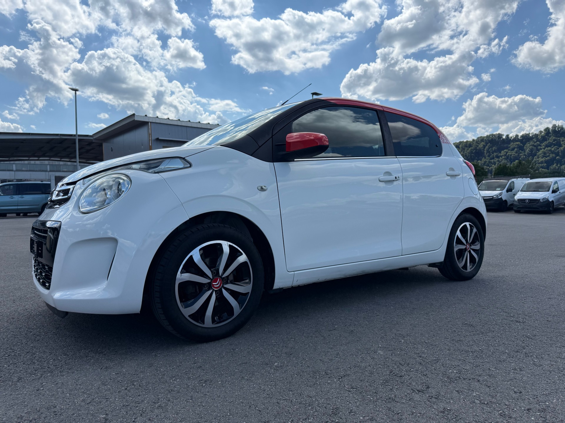 CITROEN C1 1.2 VTi Shine Edition-showroom-element-1