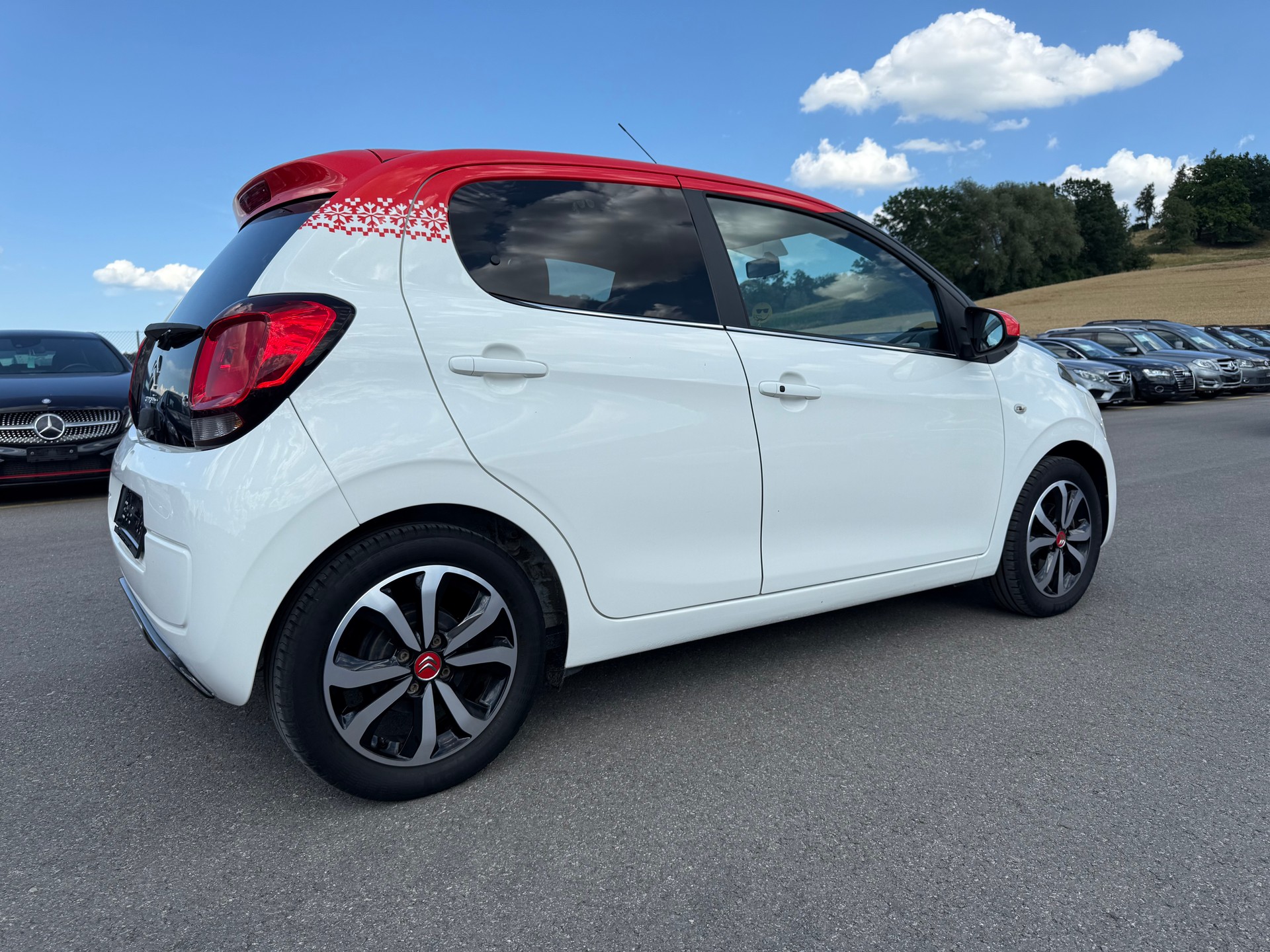CITROEN C1 1.2 VTi Shine Edition-image-7