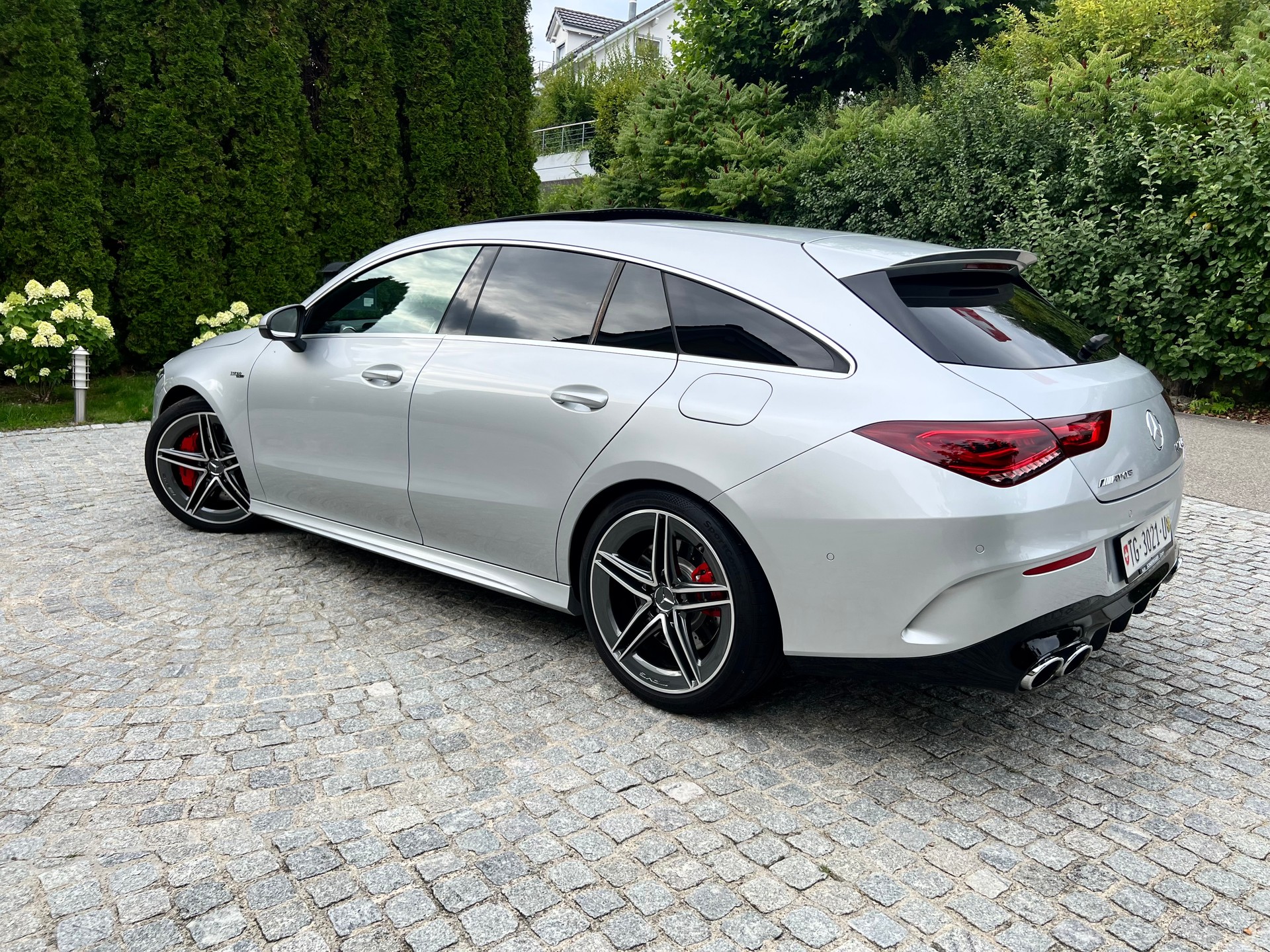 MERCEDES-BENZ CLA Shooting Brake 45 S AMG 4Matic+ 8G-DCT-showroom-element-2