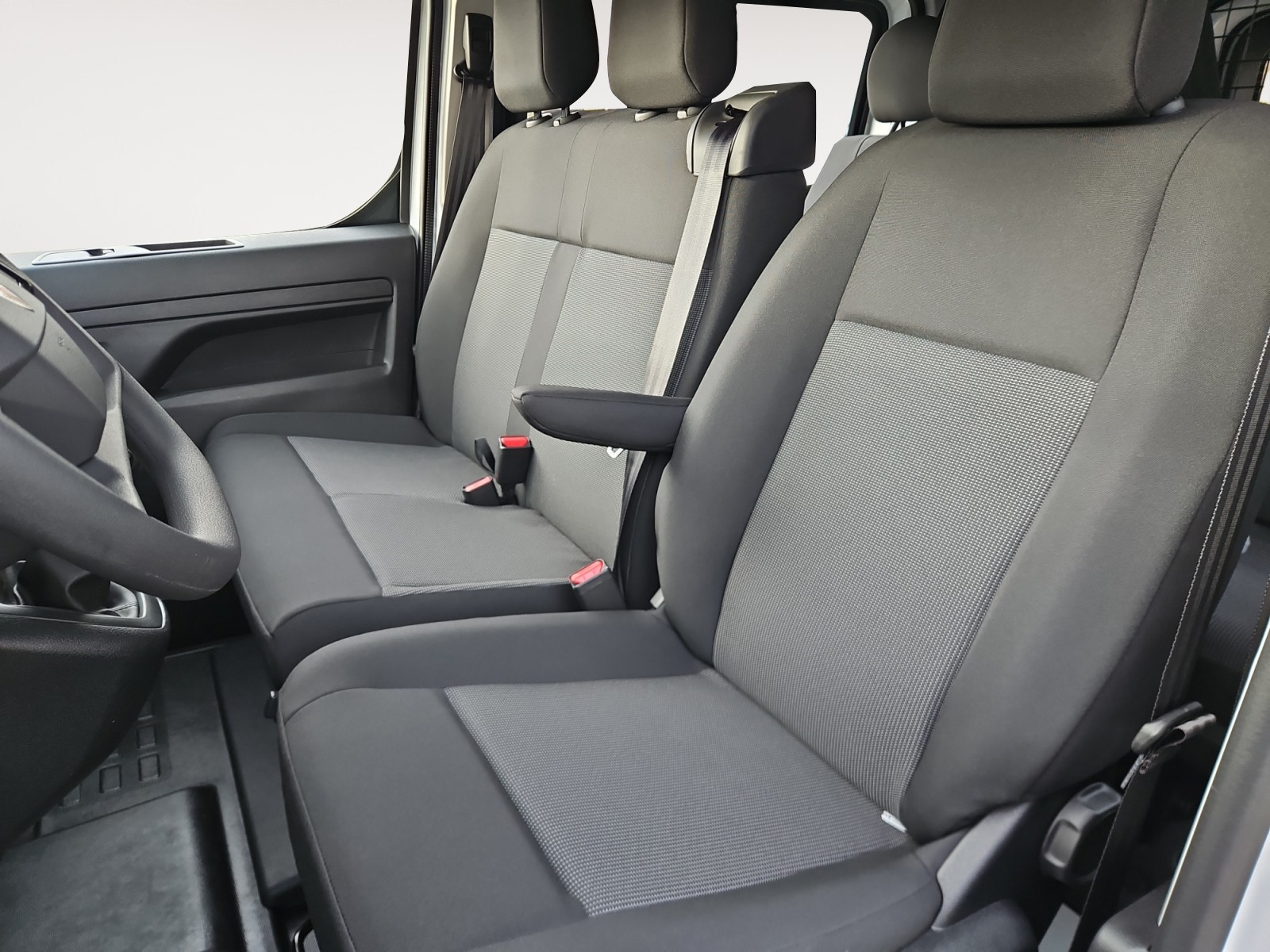 PEUGEOT Expert 2.2 BlueHDi 120 Doppel-Kabine Standard-image-10