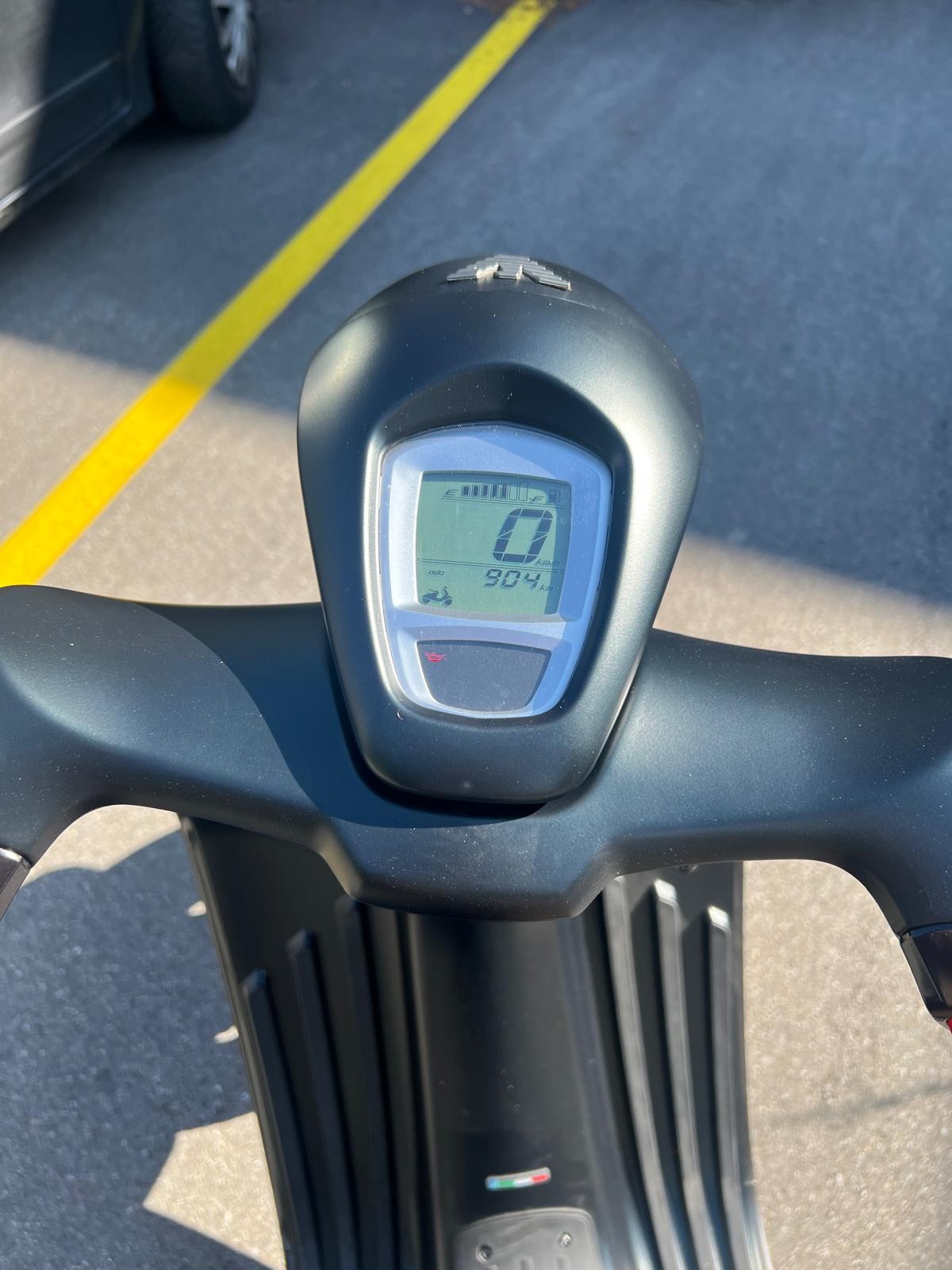 PIAGGIO Vespa 946 125 i.e. Emporio Armani ABS-image-5
