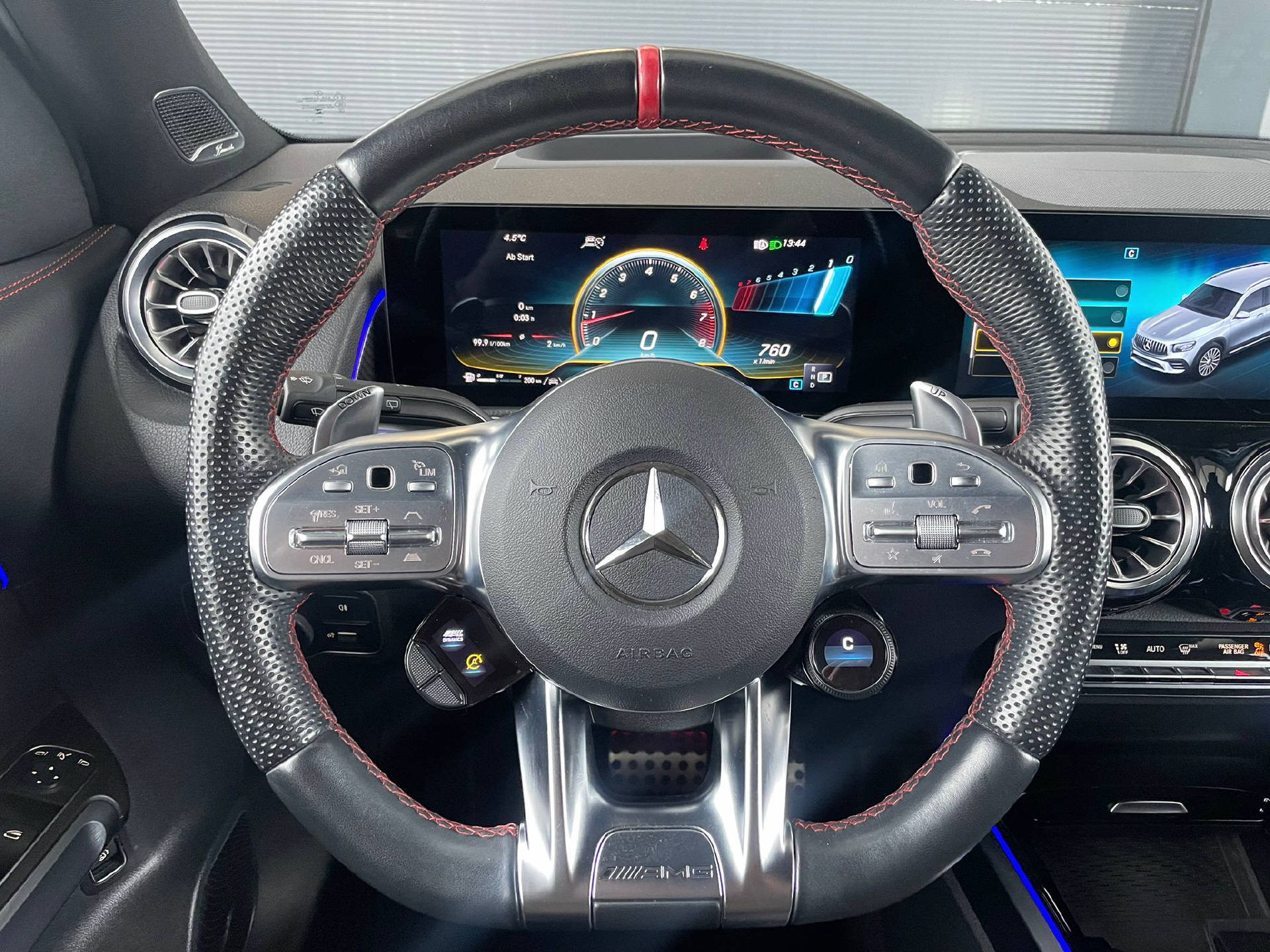 MERCEDES-BENZ GLB 35 AMG 4matic-image-9