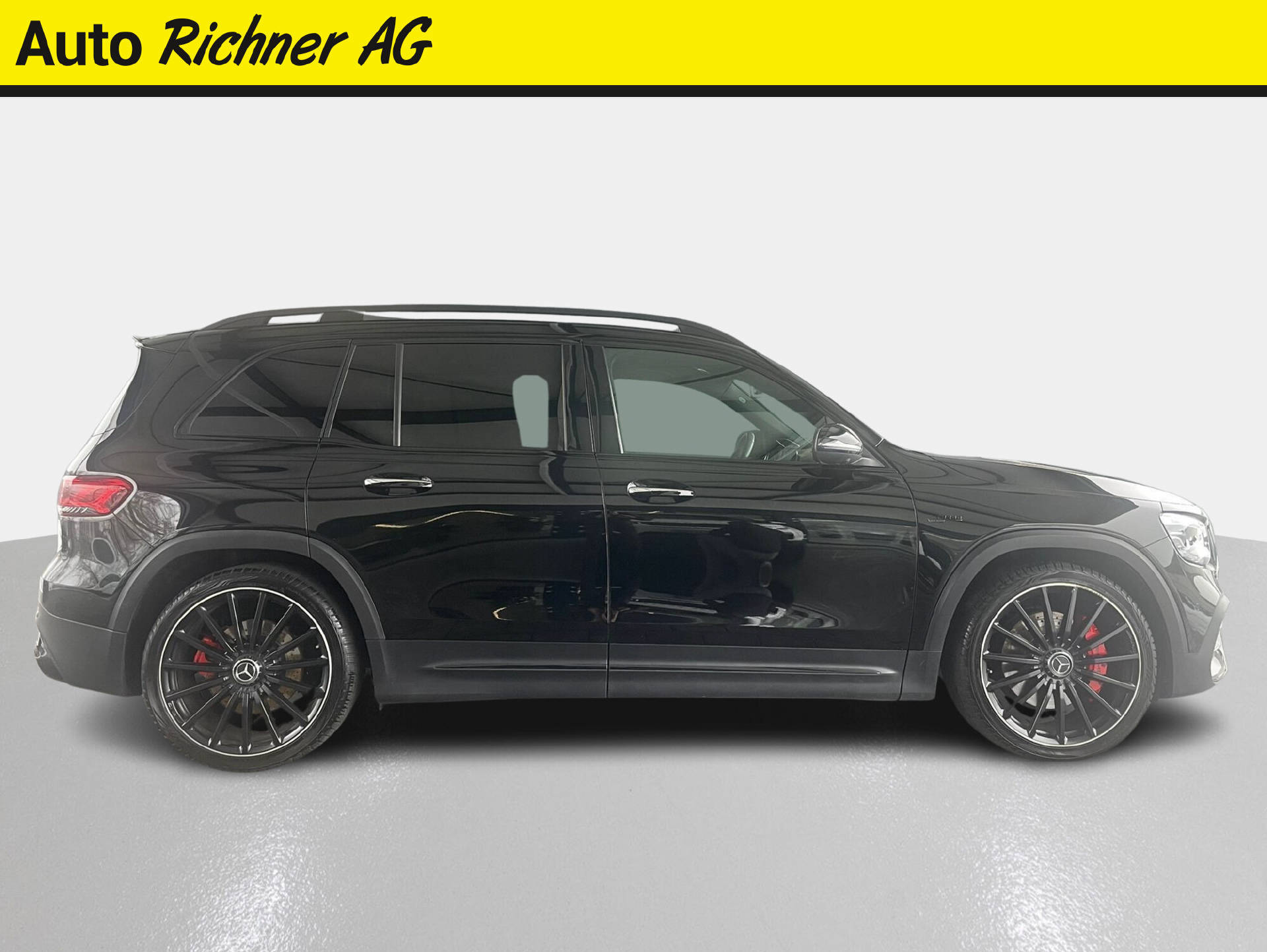 MERCEDES-BENZ GLB 35 AMG 4matic-showroom-element-2