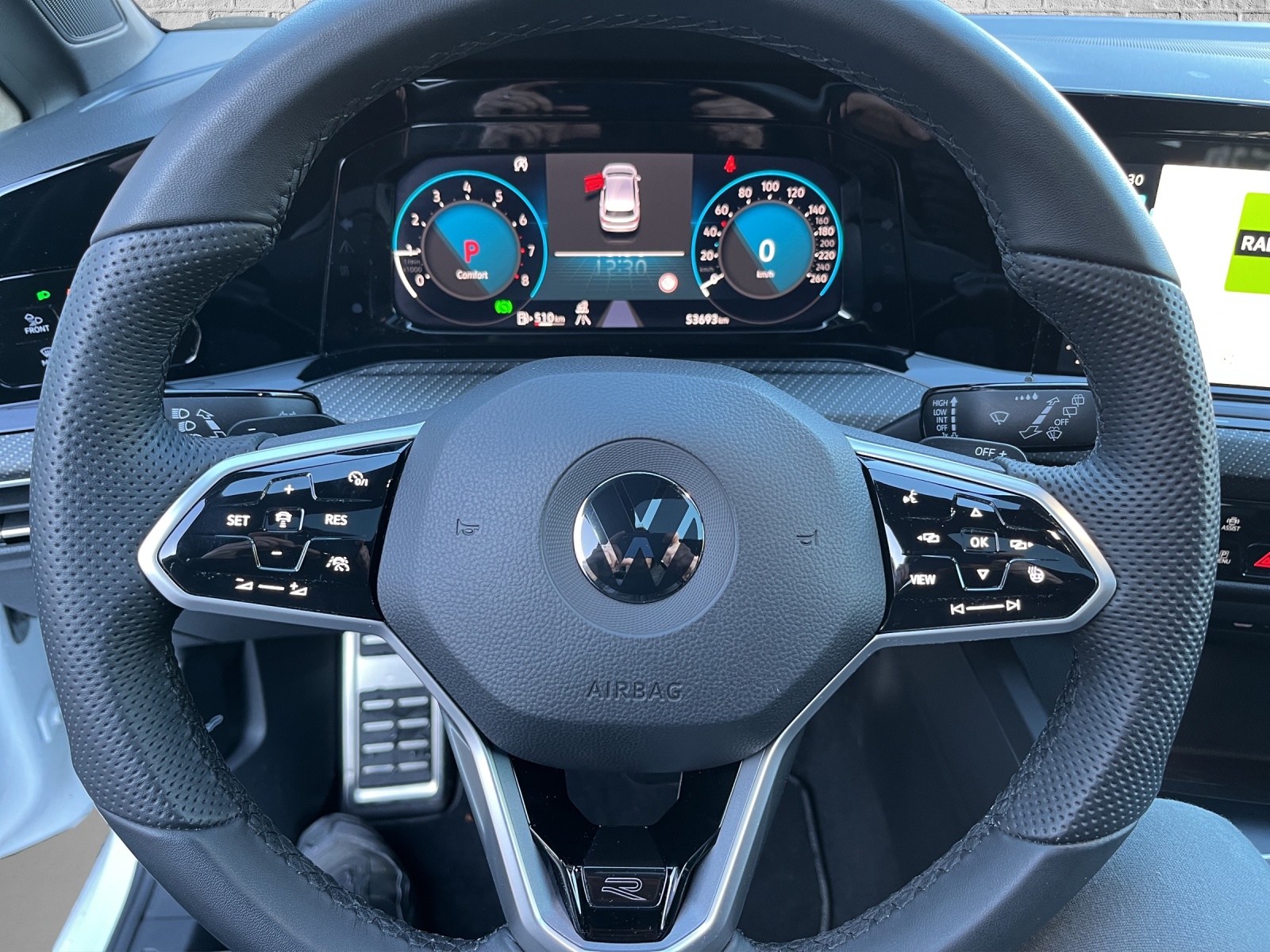 VW Golf 1.5 eTSI mHEV ACT R-Line DSG-image-9