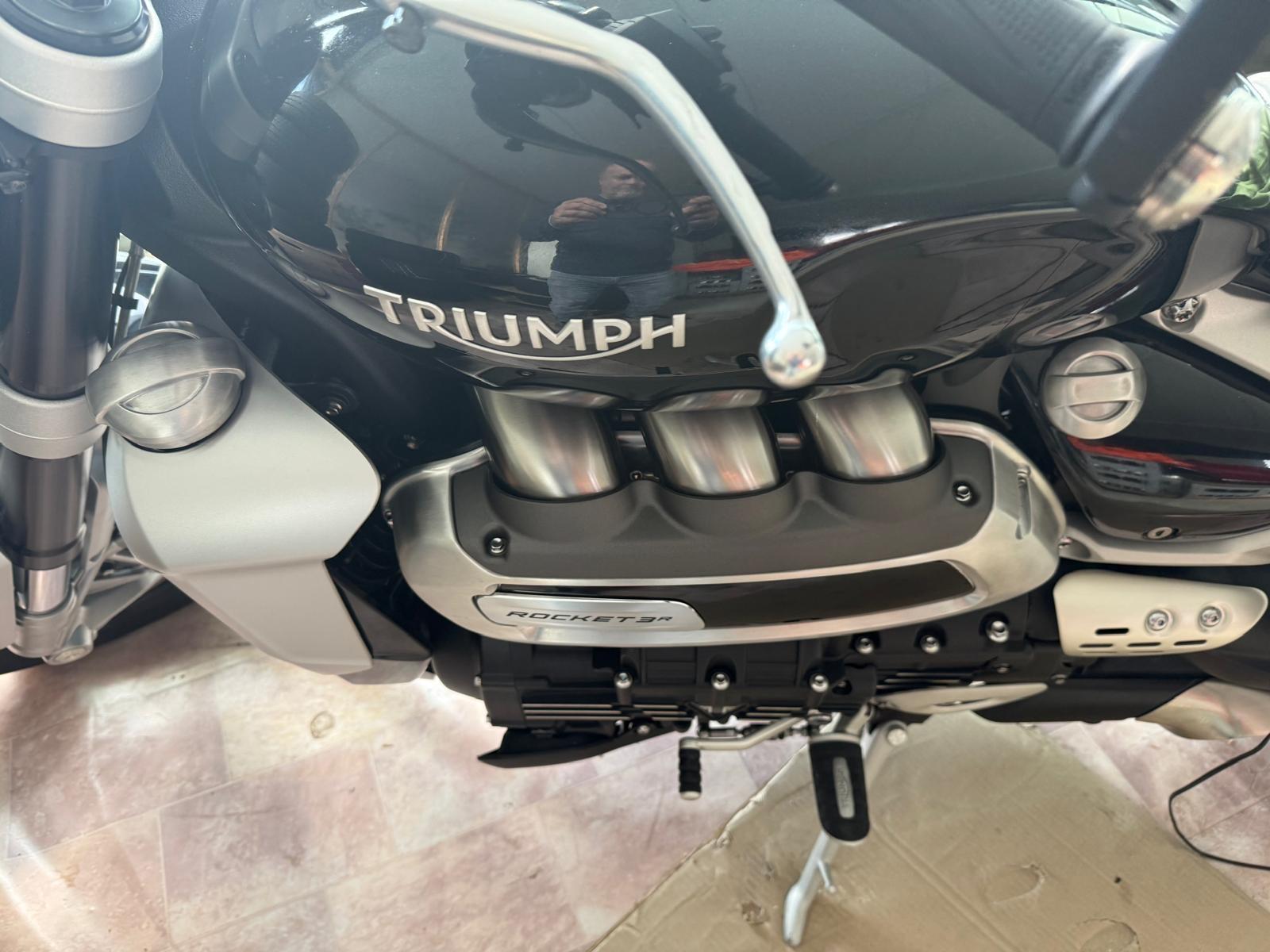 TRIUMPH Rocket 3 R Black-image-3