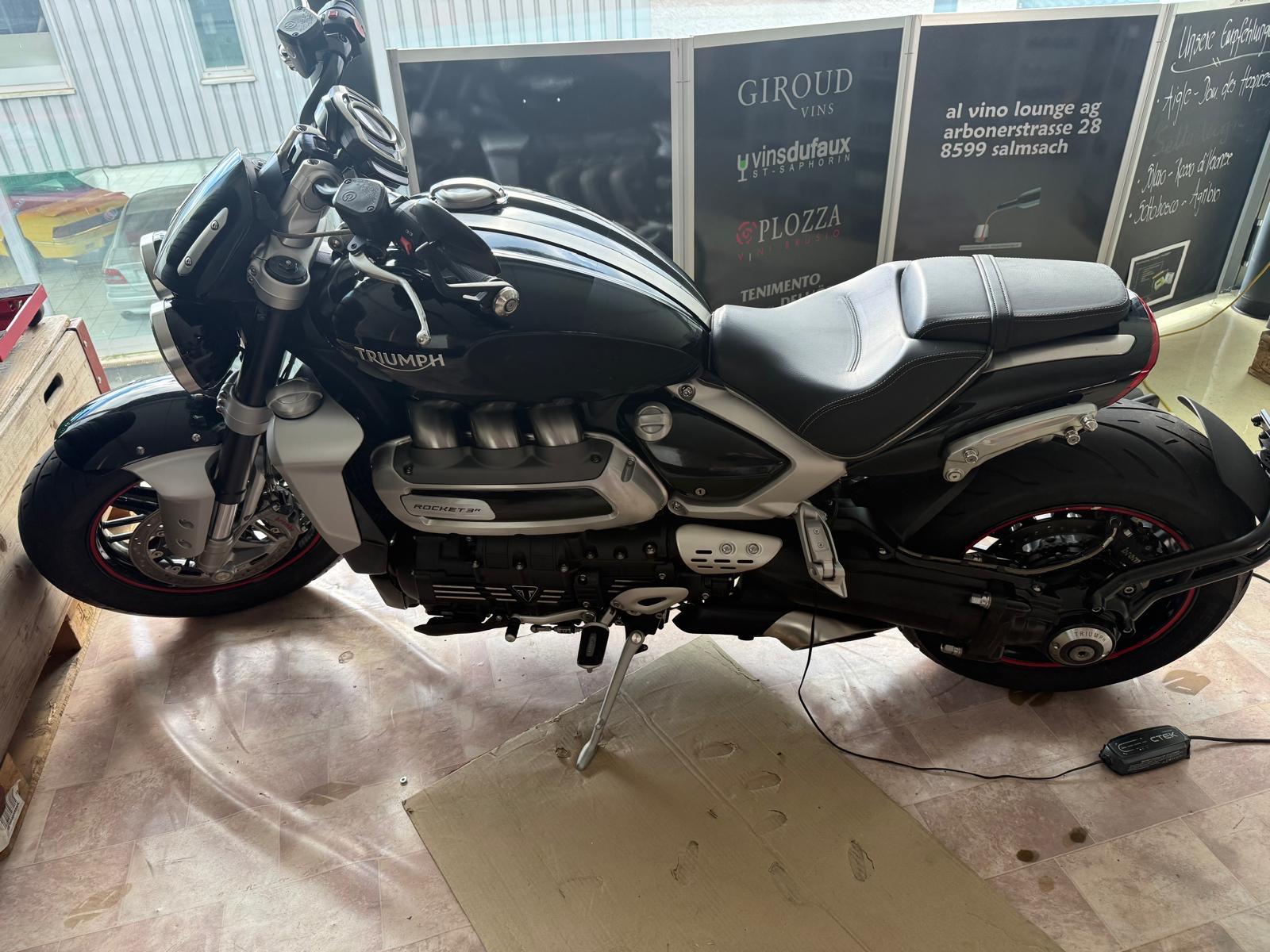 TRIUMPH Rocket 3 R Black-image-0
