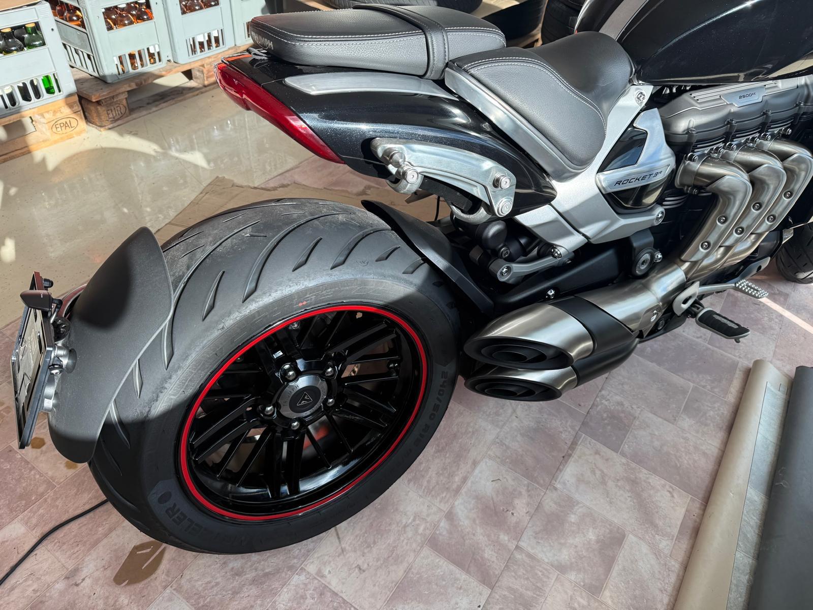 TRIUMPH Rocket 3 R Black-image-4