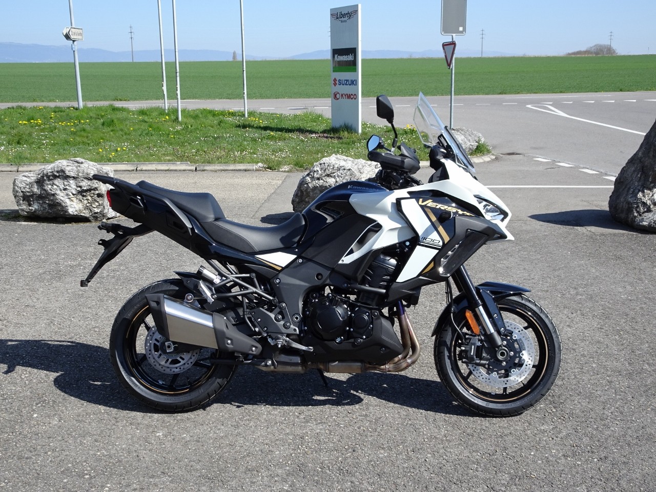 KAWASAKI Versys 1100 S-image-0