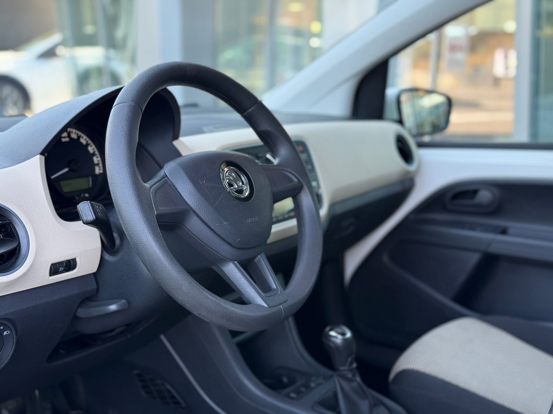 SKODA Citigo 1.0 G-tec Ambition-image-5