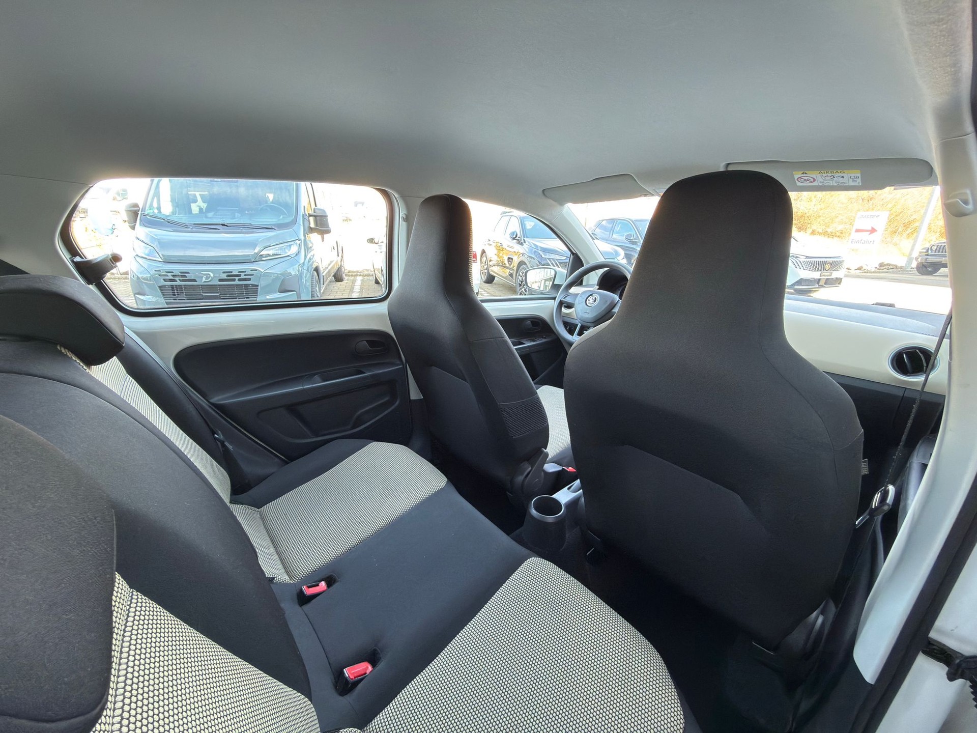 SKODA Citigo 1.0 G-tec Ambition-image-9