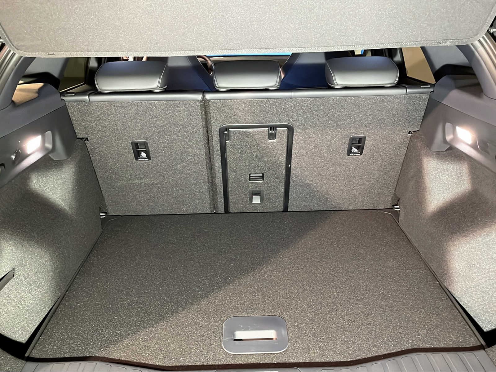 FORD Explorer 77 kWh Extended Range Premium-image-12