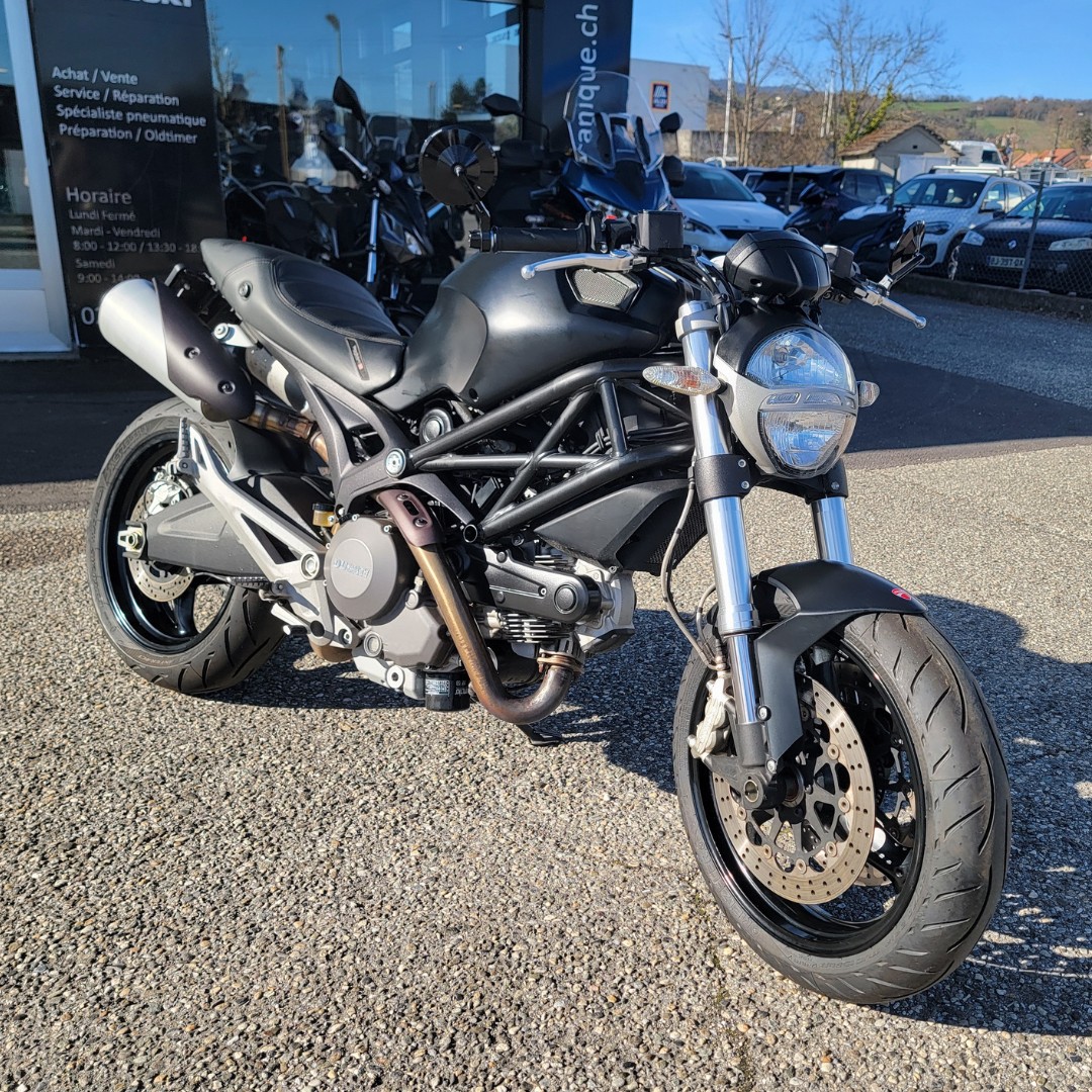 DUCATI Monster 696M ABS