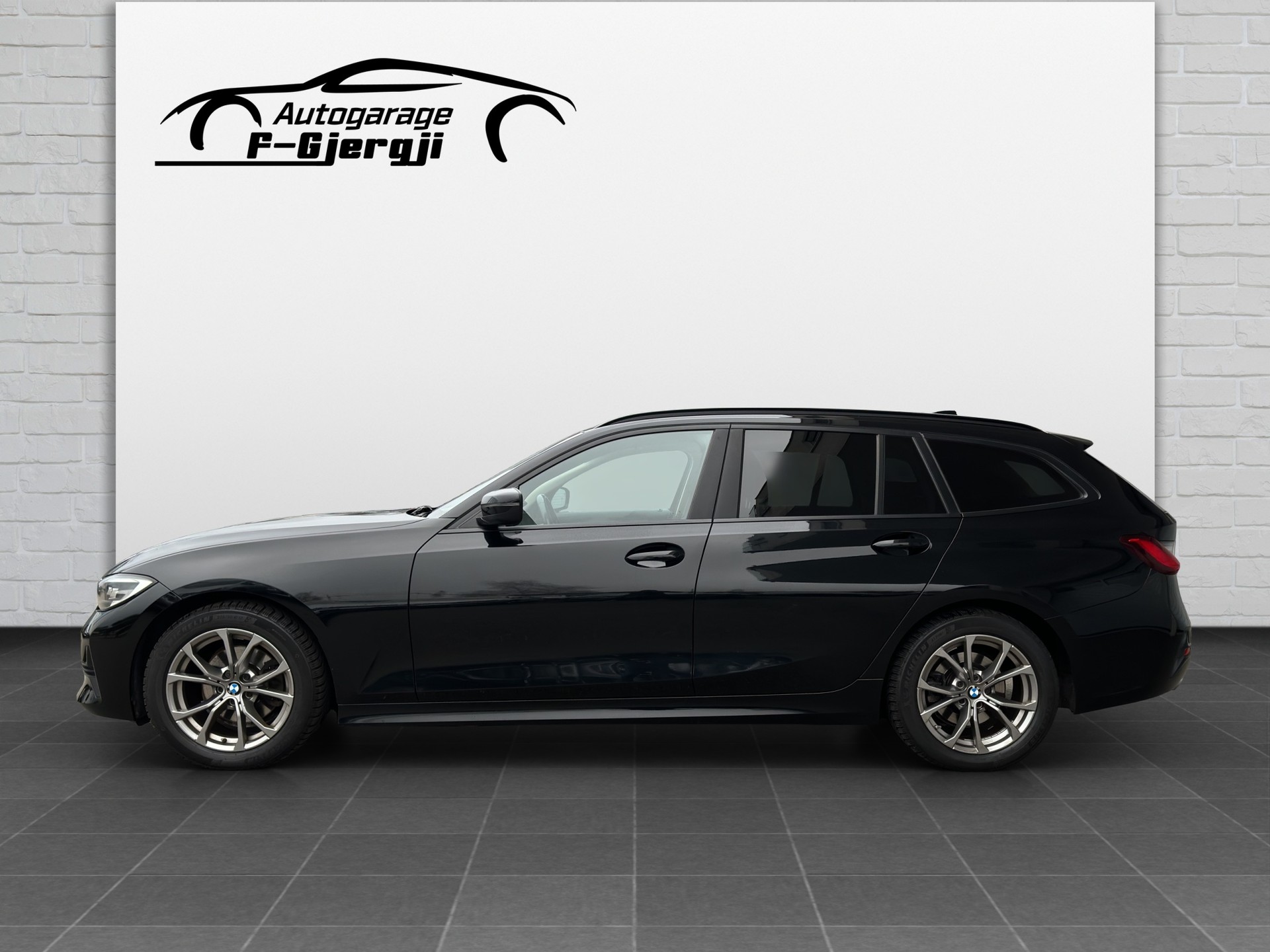 BMW 320d xDrive 48V Touring Steptronic-image-4