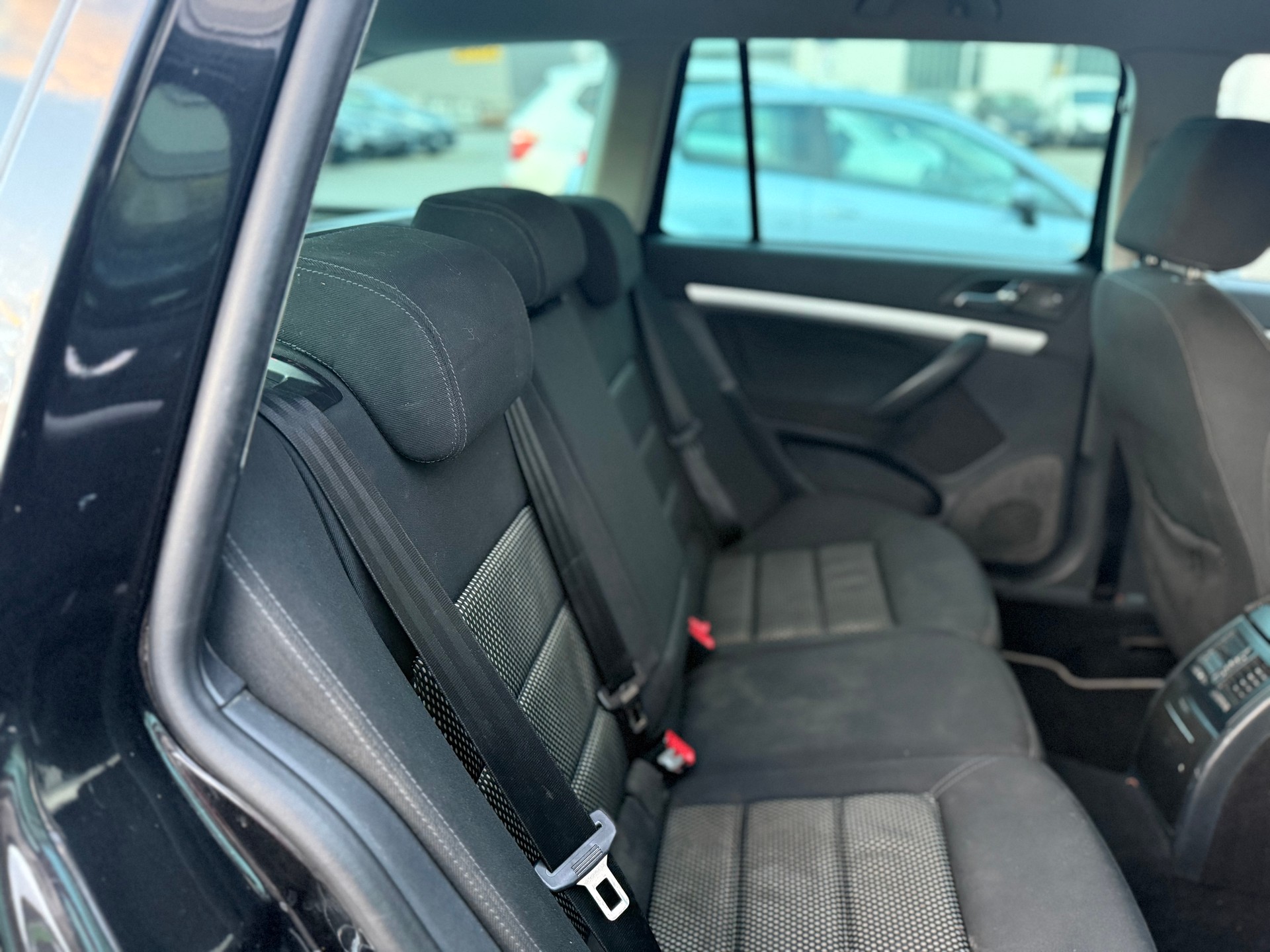 SKODA Octavia Scout 2.0 TDI 4x4-image-7