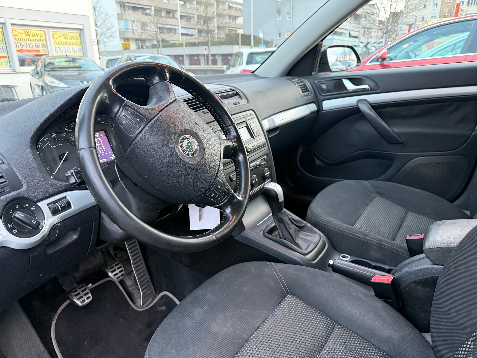 SKODA Octavia Scout 2.0 TDI 4x4-image-3