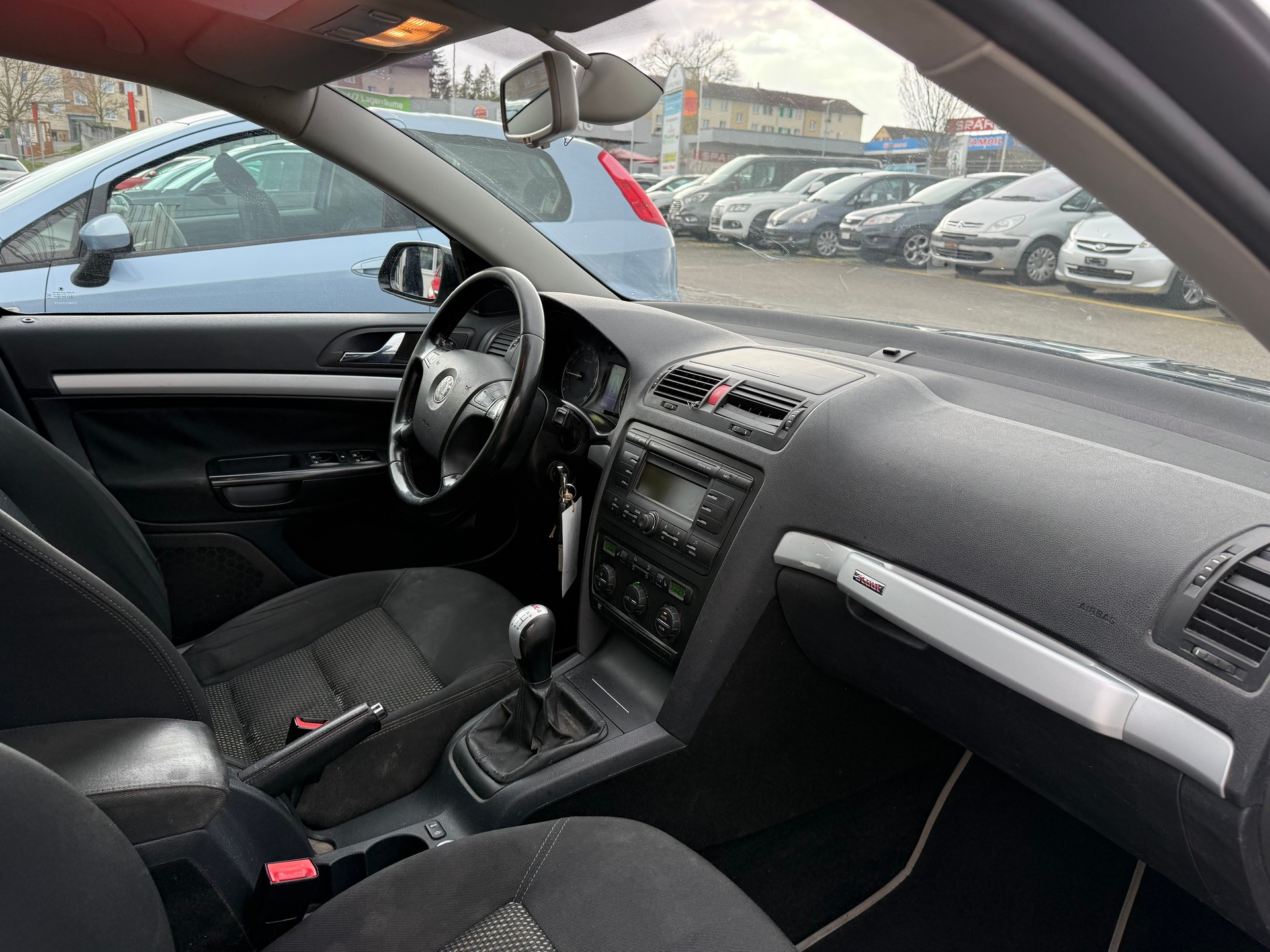 SKODA Octavia Scout 2.0 TDI 4x4-image-4