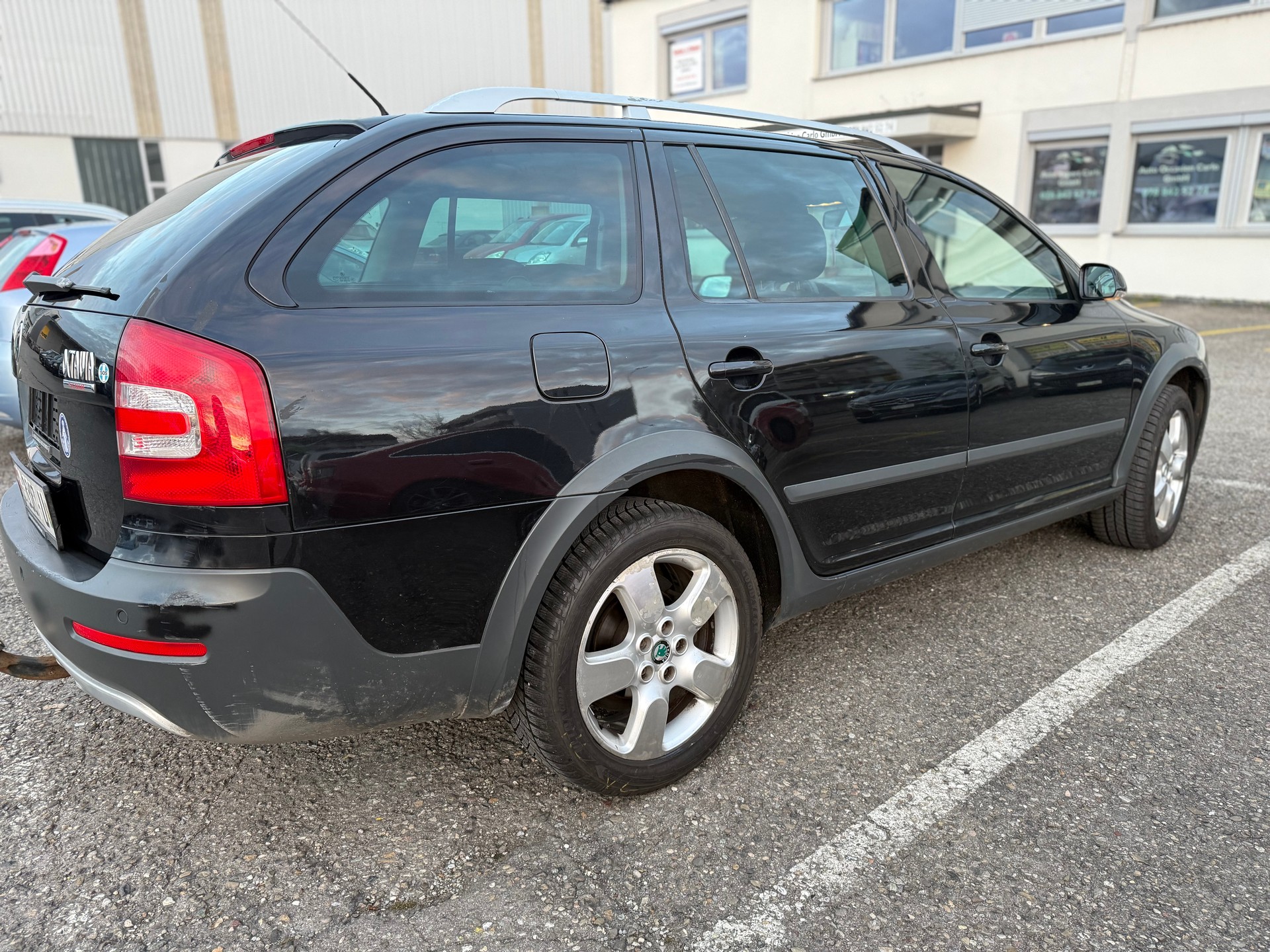 SKODA Octavia Scout 2.0 TDI 4x4-image-10