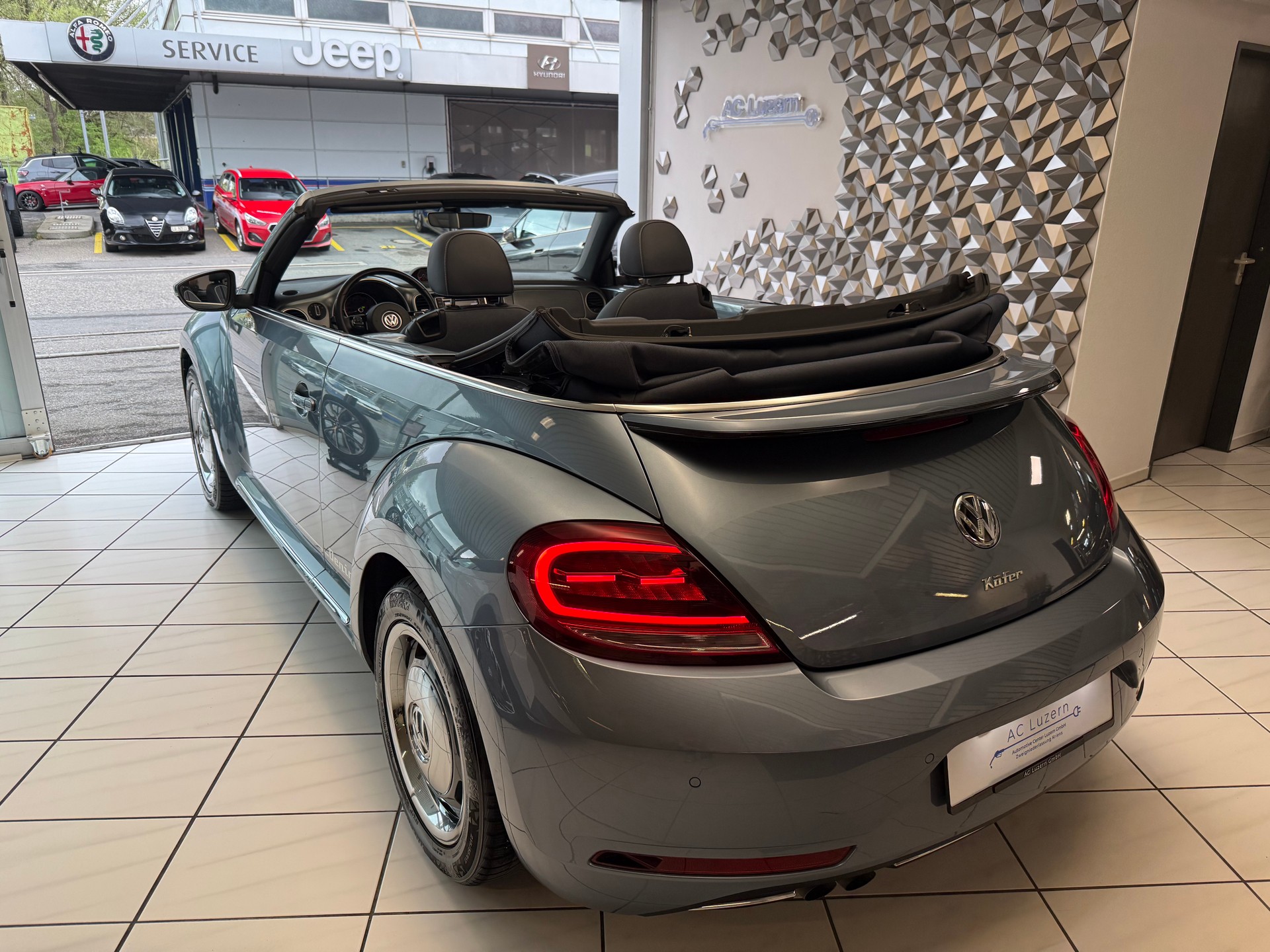 VW Beetle Cabriolet Denim Jeans Edition 1.4 TSI DSG-showroom-element-1