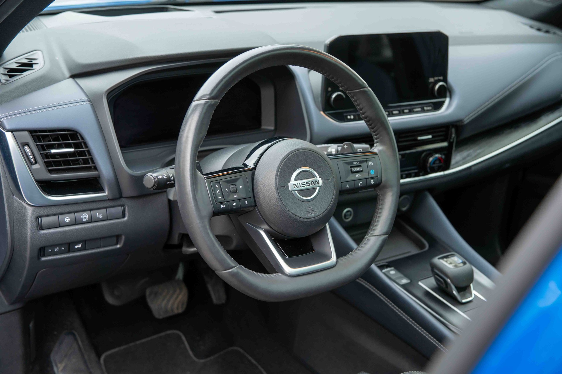 NISSAN Qashqai 1.3 DIG-T MHEV Tekna+ Xtronic 4x4-image-8