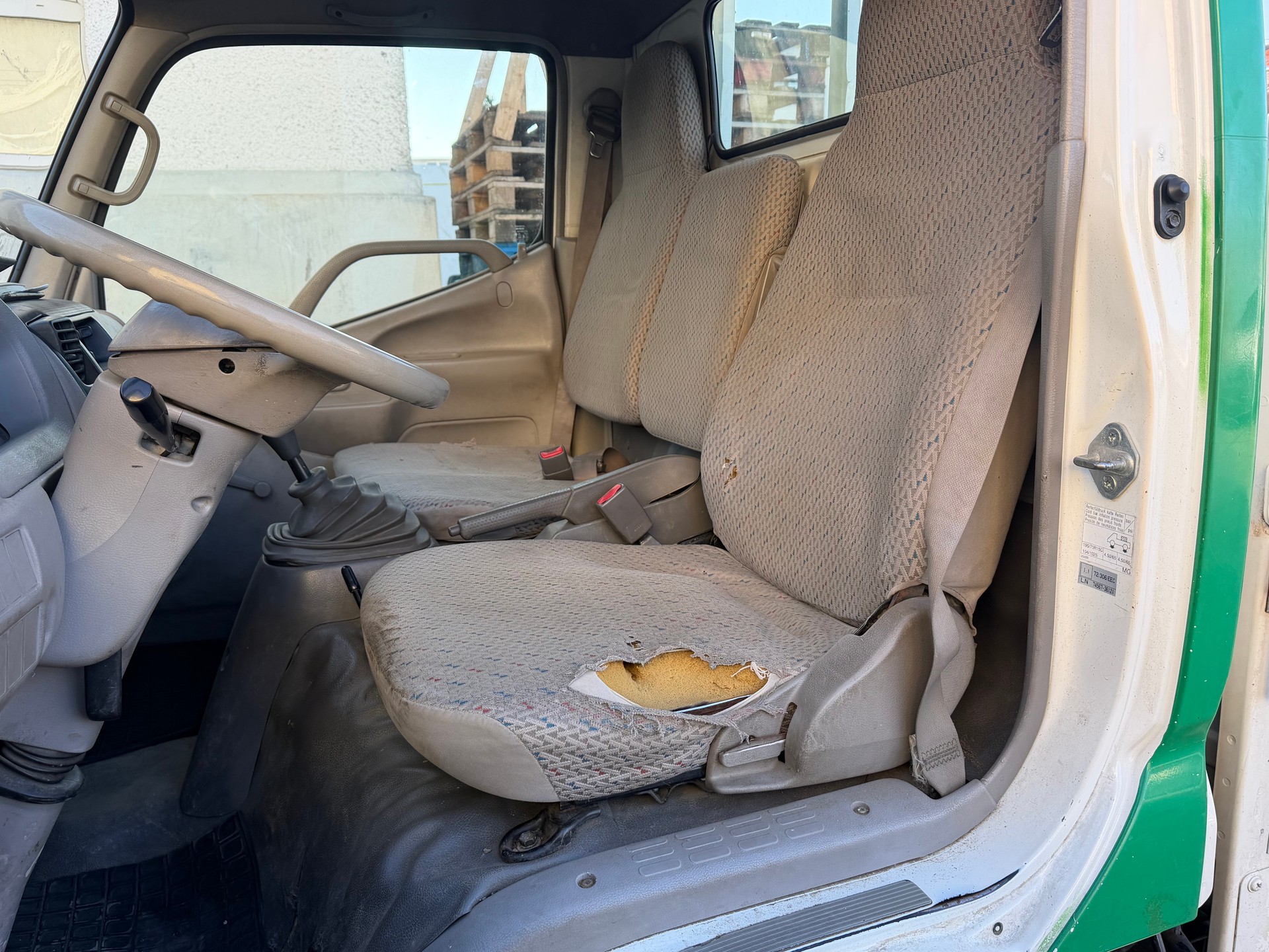 TOYOTA Dyna 100 2.5 D-4D-image-8