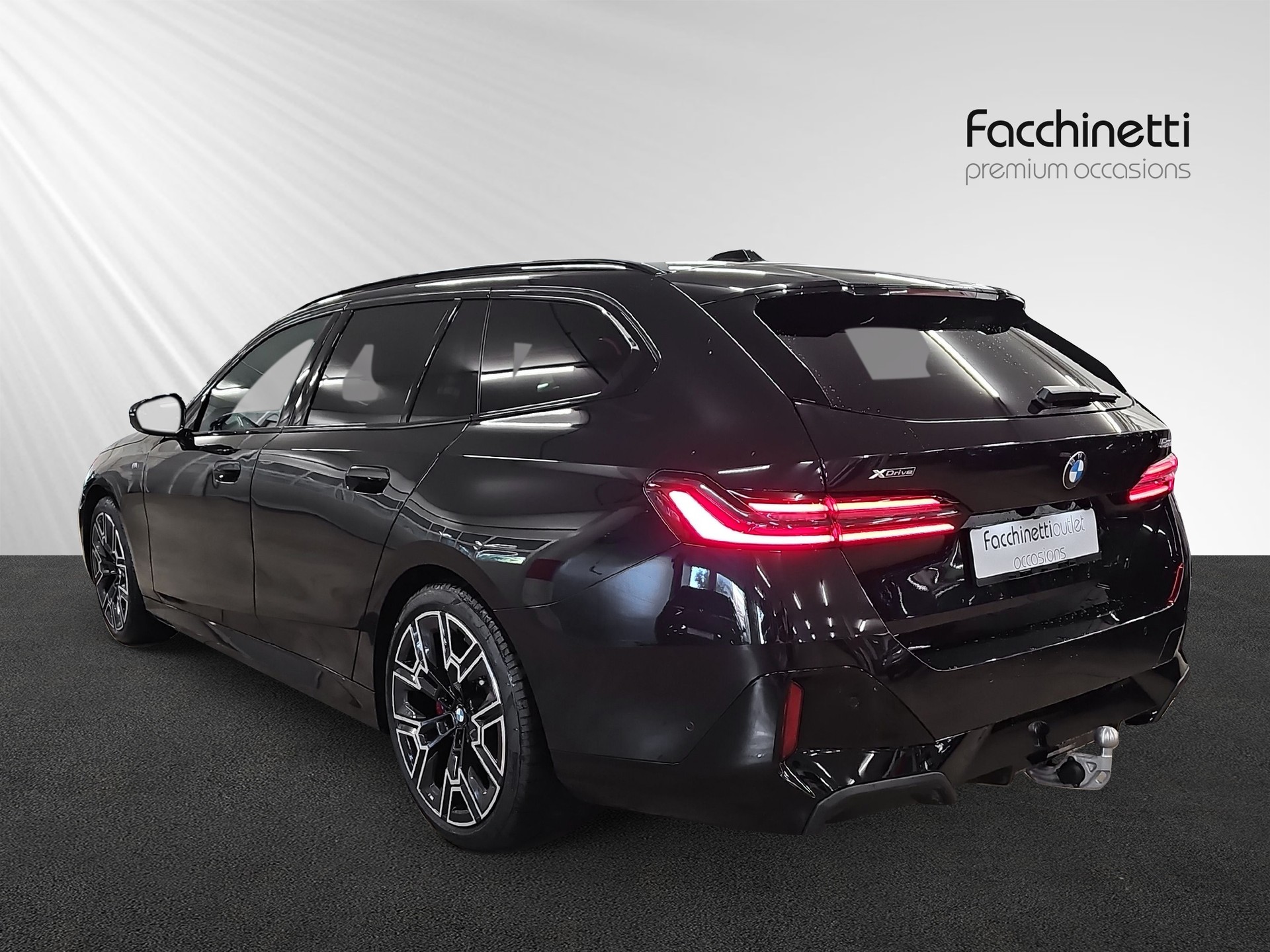 BMW 520d xDrive 48V Touring M Sport Pro Steptronic-showroom-element-2