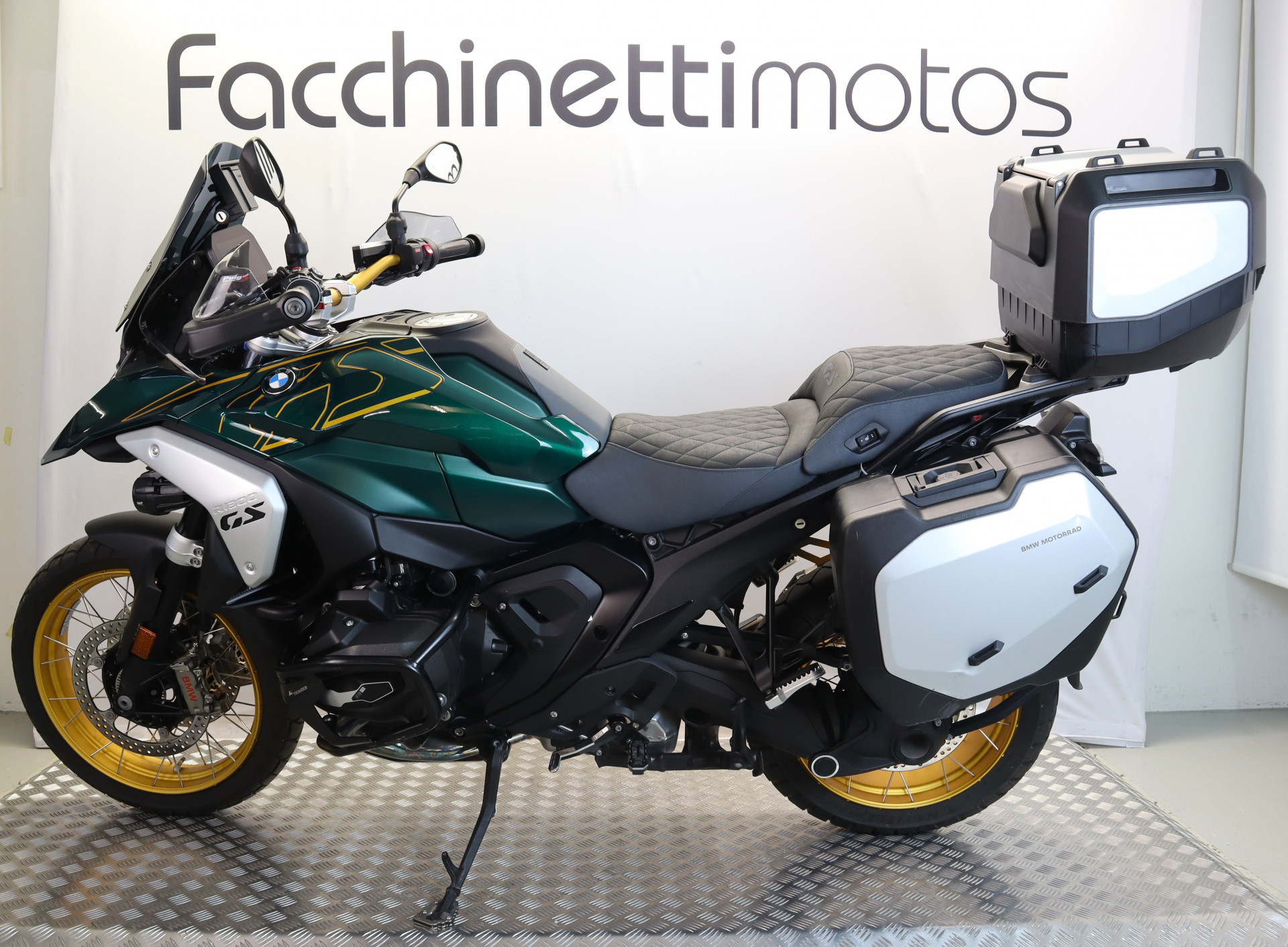 BMW R 1300 GS-image-1
