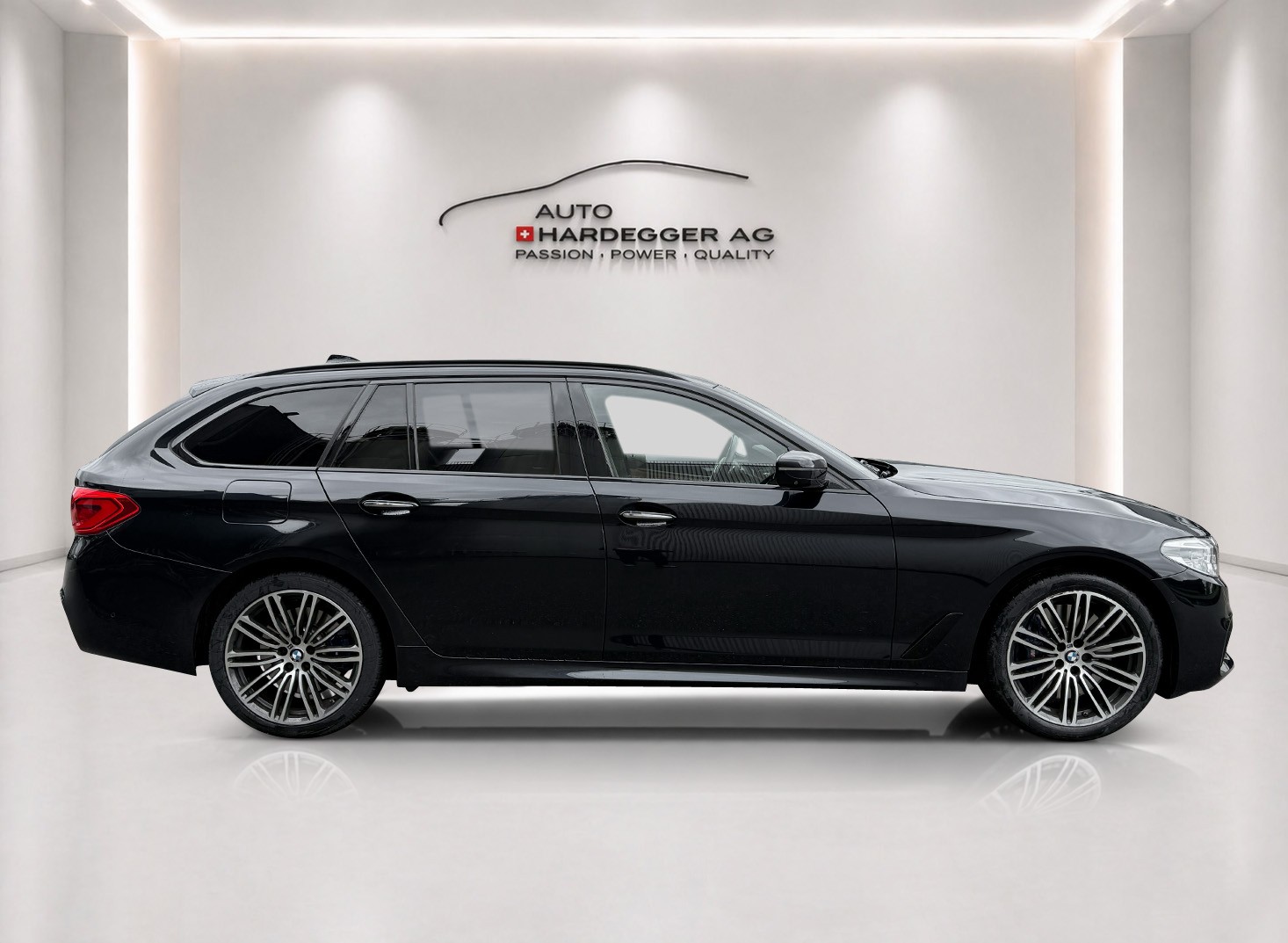 BMW 540i xDrive Touring M Sport / Vollgarantie! neue Bremsen-showroom-element-2