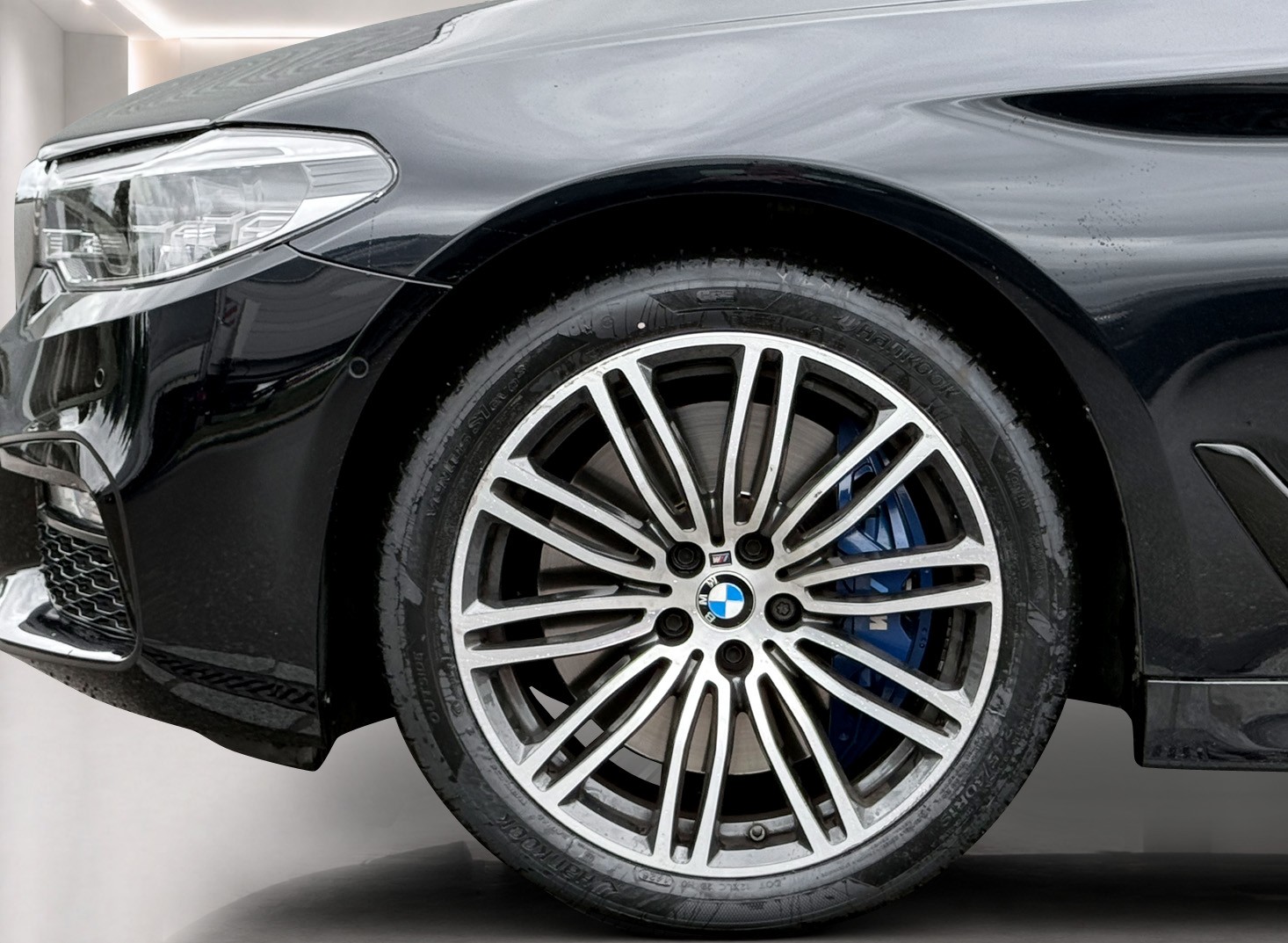 BMW 540i xDrive Touring M Sport / Vollgarantie! neue Bremsen-image-8