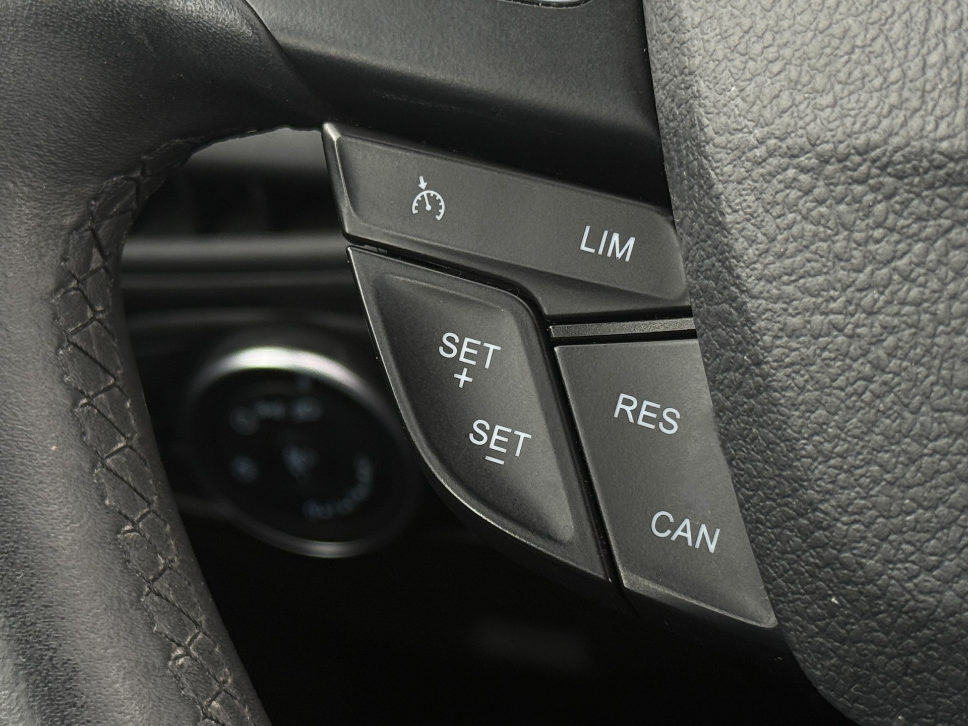 FORD Focus 1.5 TDCi Titanium PowerShift-image-23
