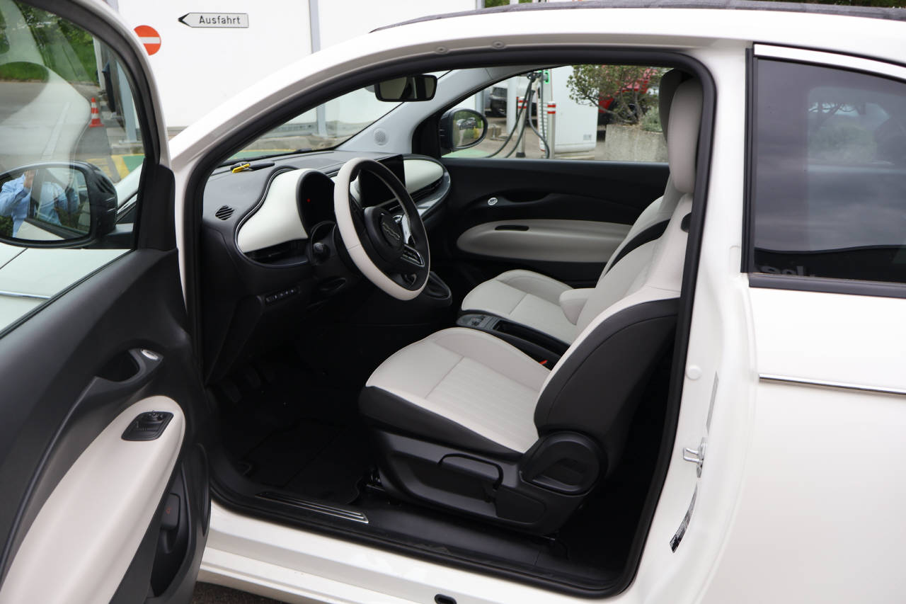 FIAT 500 Cabrio 1.0 Hybrid La Prima-image-8